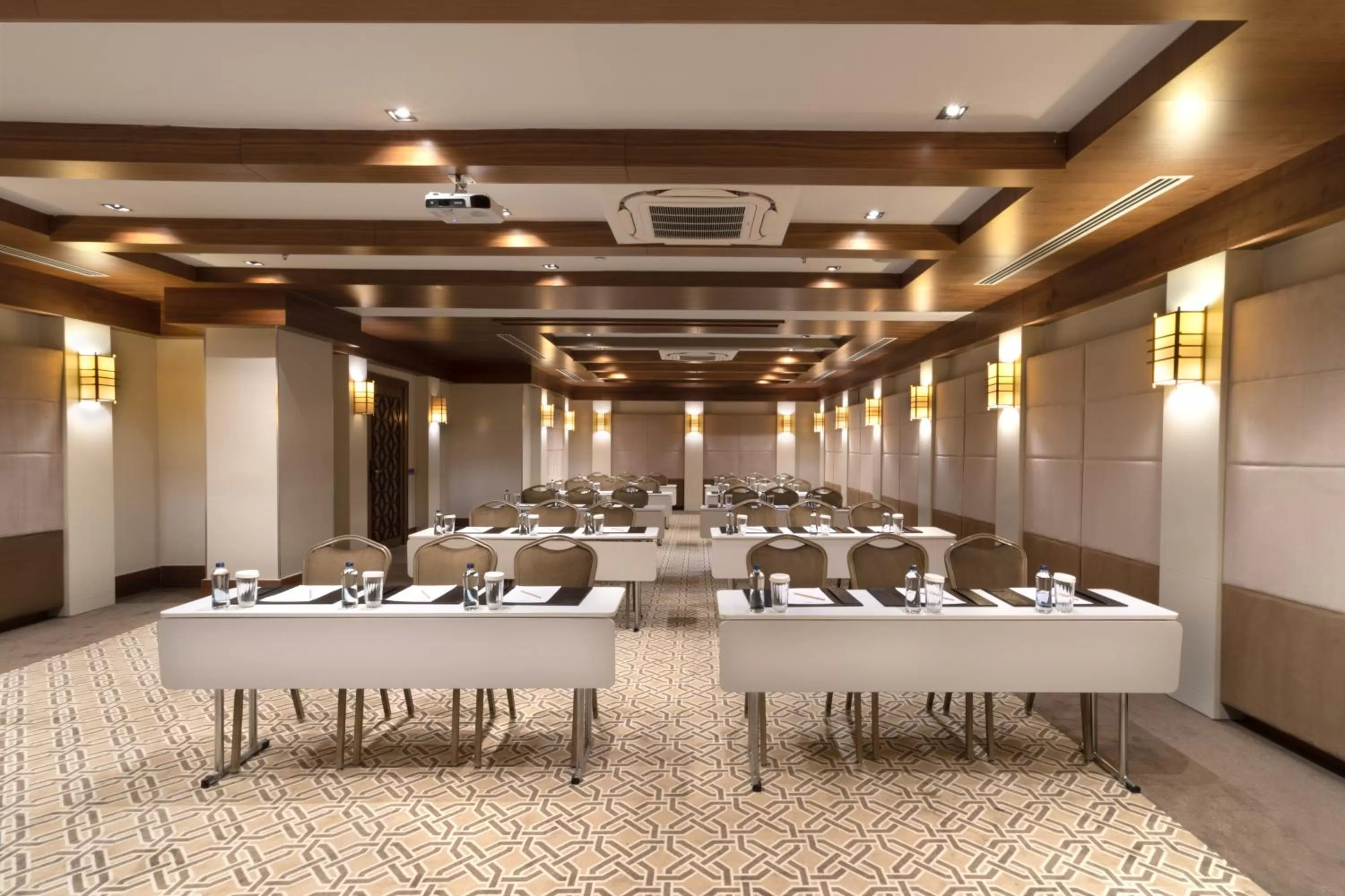 Meeting/conference room in Mercure Istanbul Bomonti