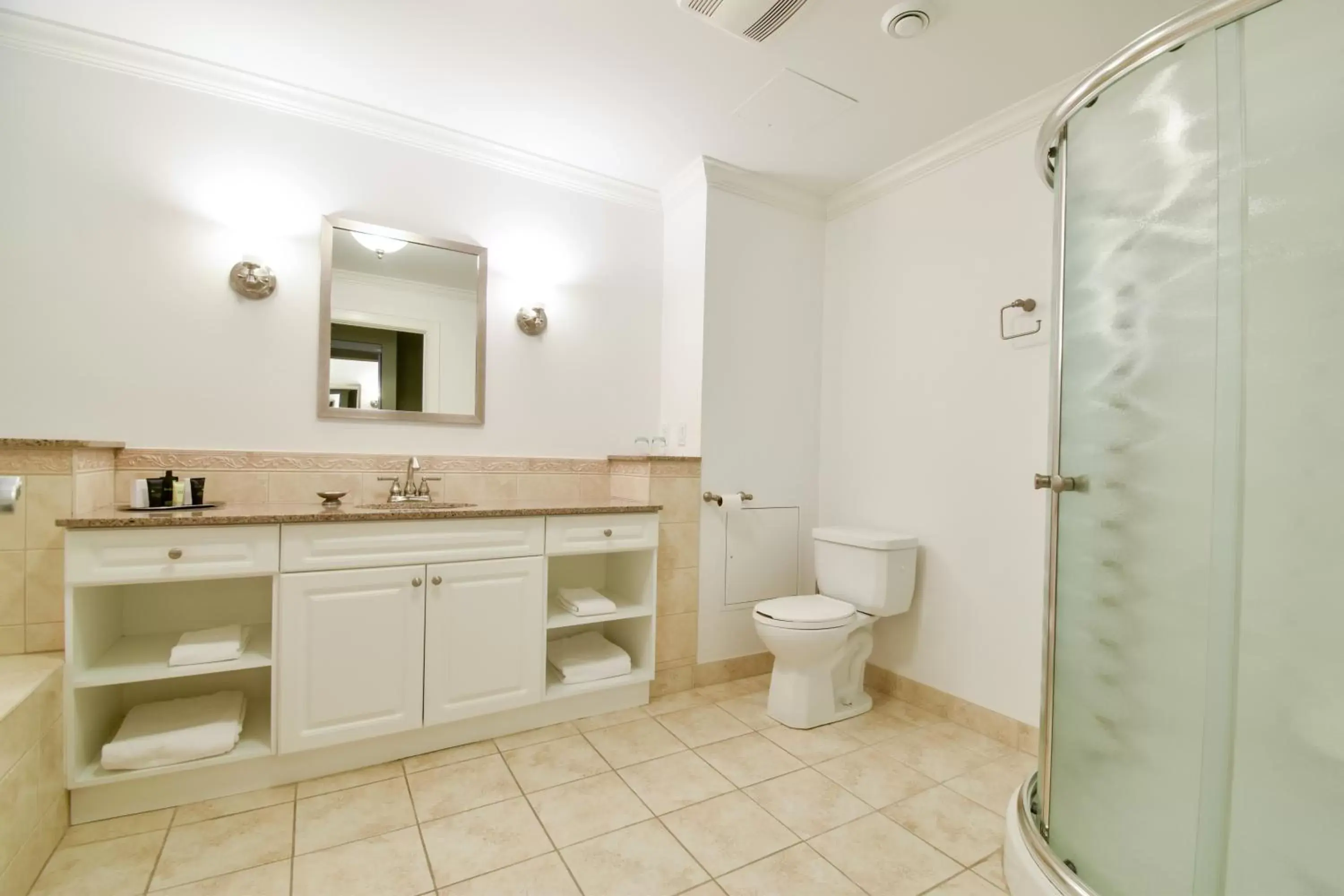 Shower, Bathroom in The Waring House