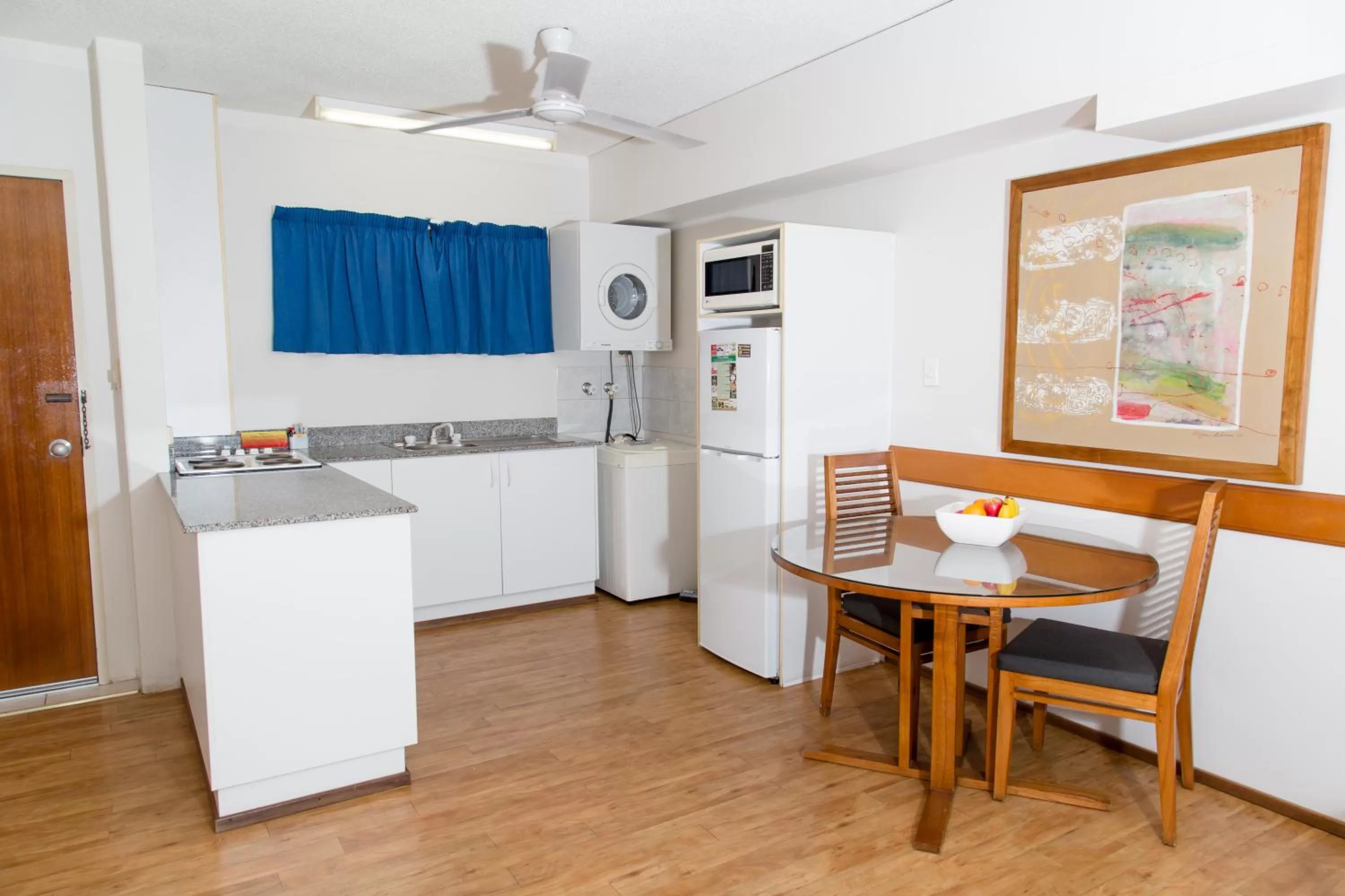 Kitchen or kitchenette in Cullen Bay Resorts