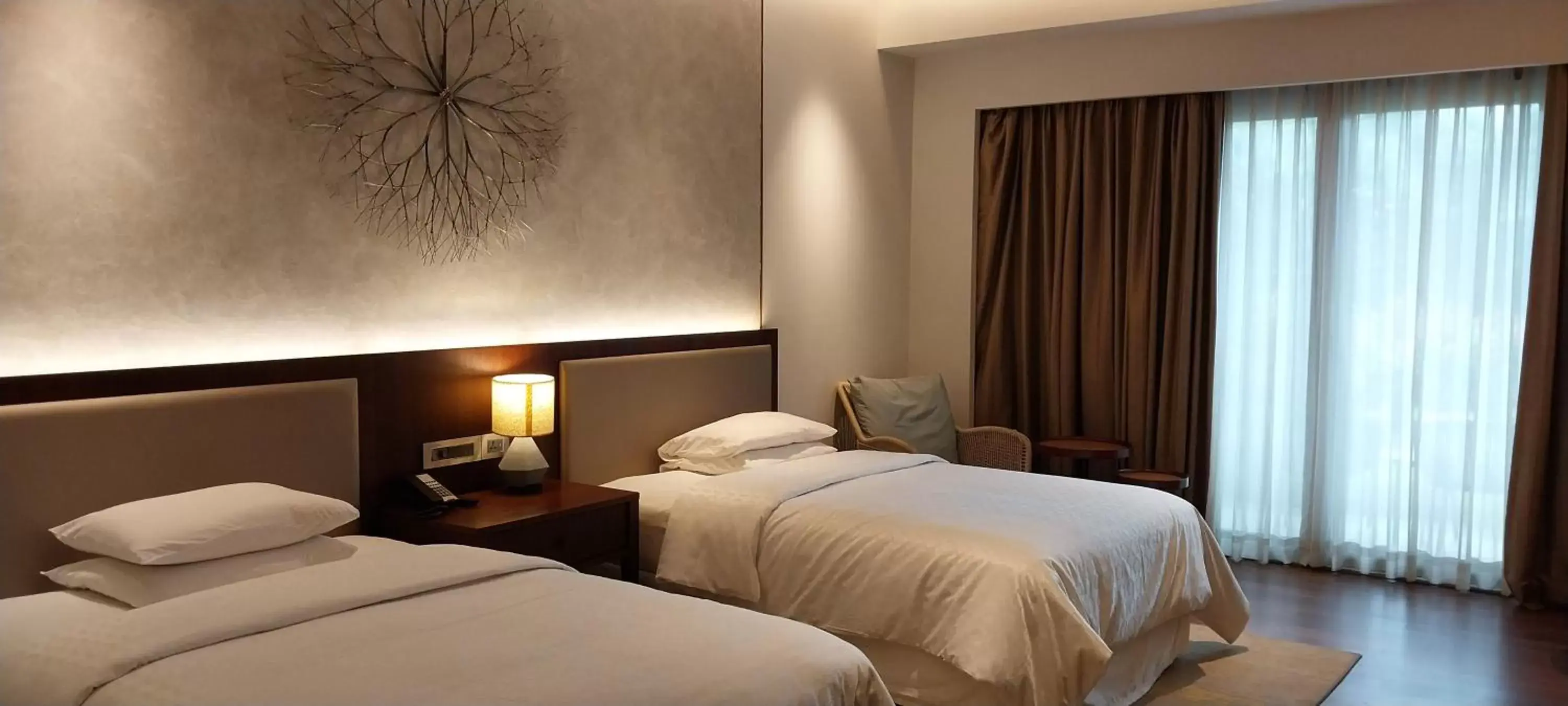 Bed in Sheraton Grand Chennai Resort & Spa