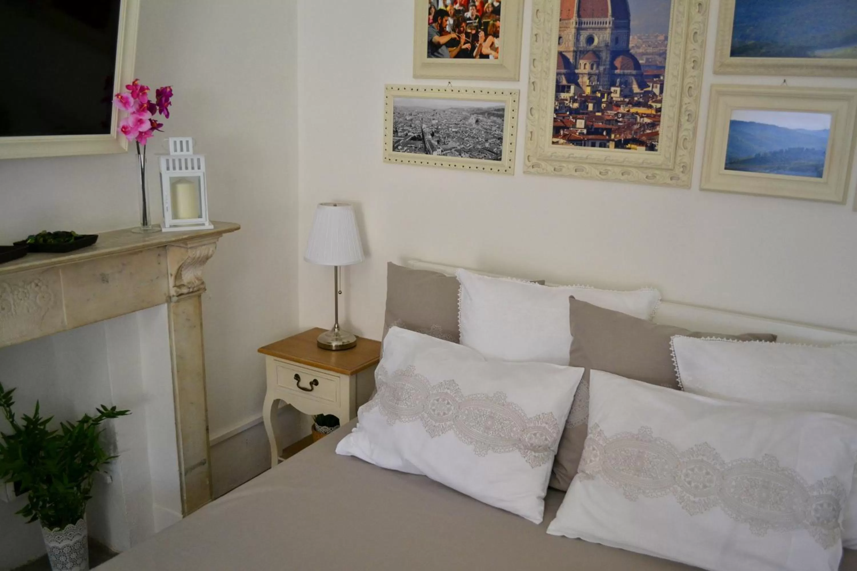 Drinks, Bed in Pontevecchio Relais