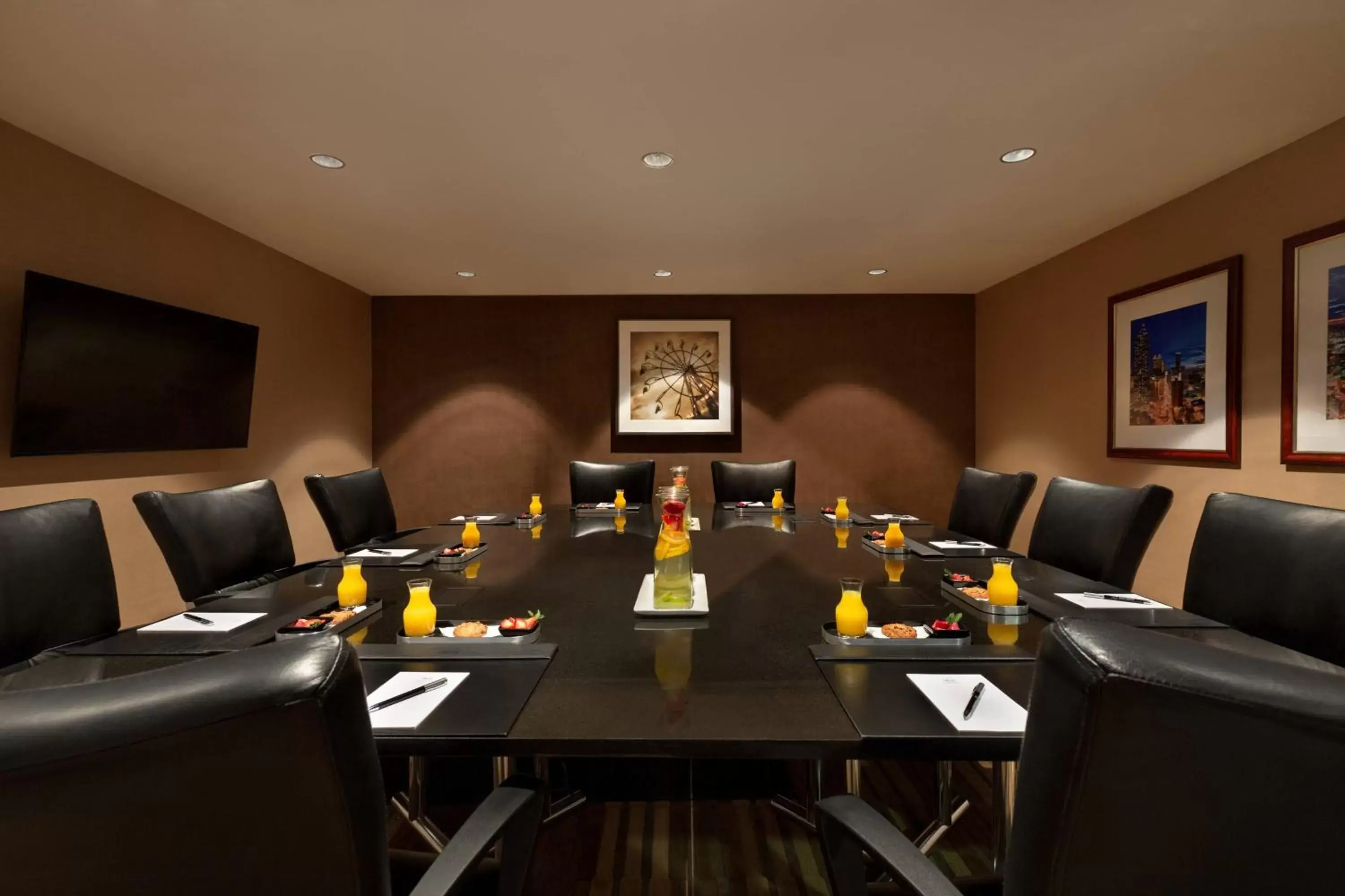 Meeting/conference room in Twelve Downtown, Autograph Collection