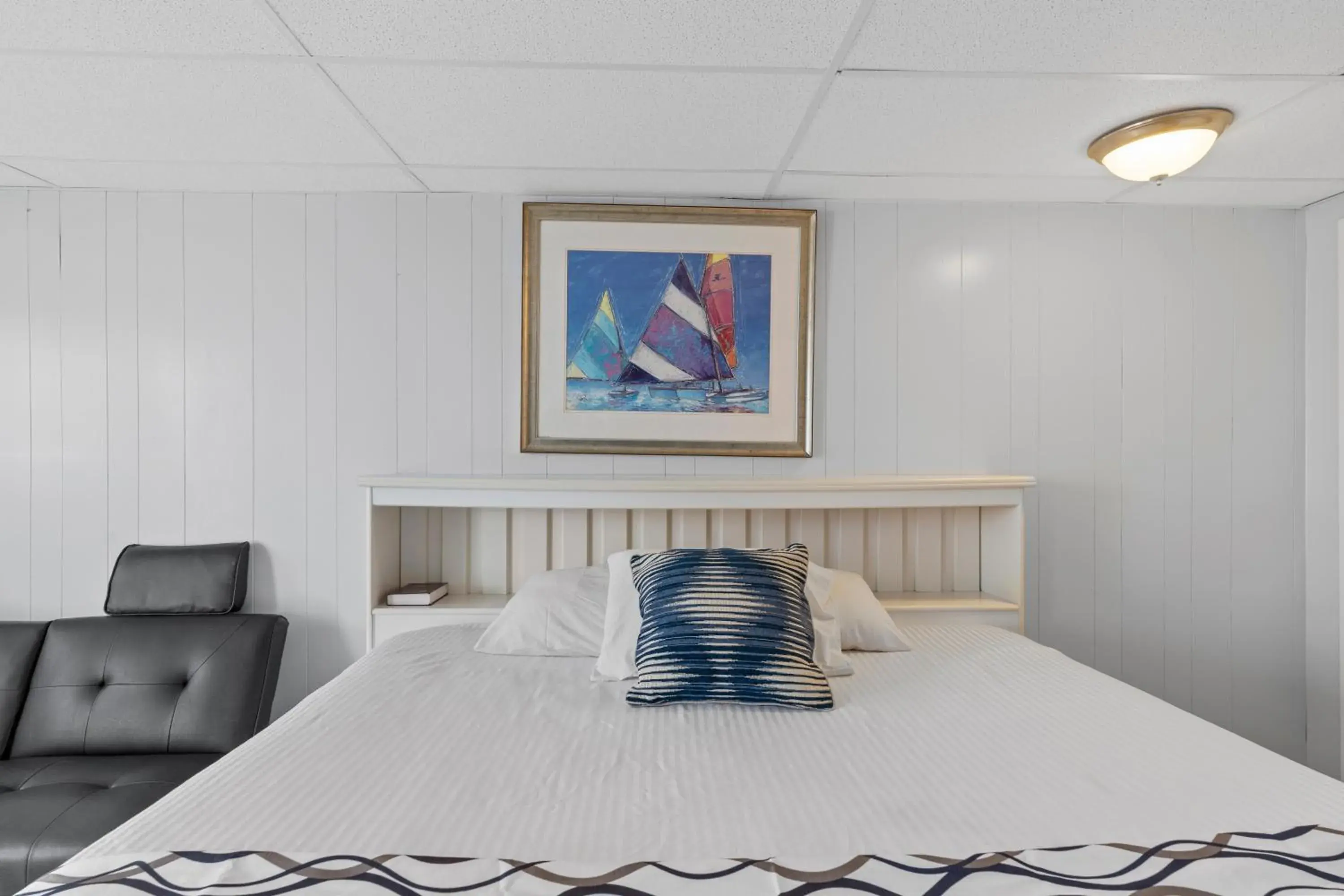 Bed in Mt Royal Motel Bed in Mt Royal Motel