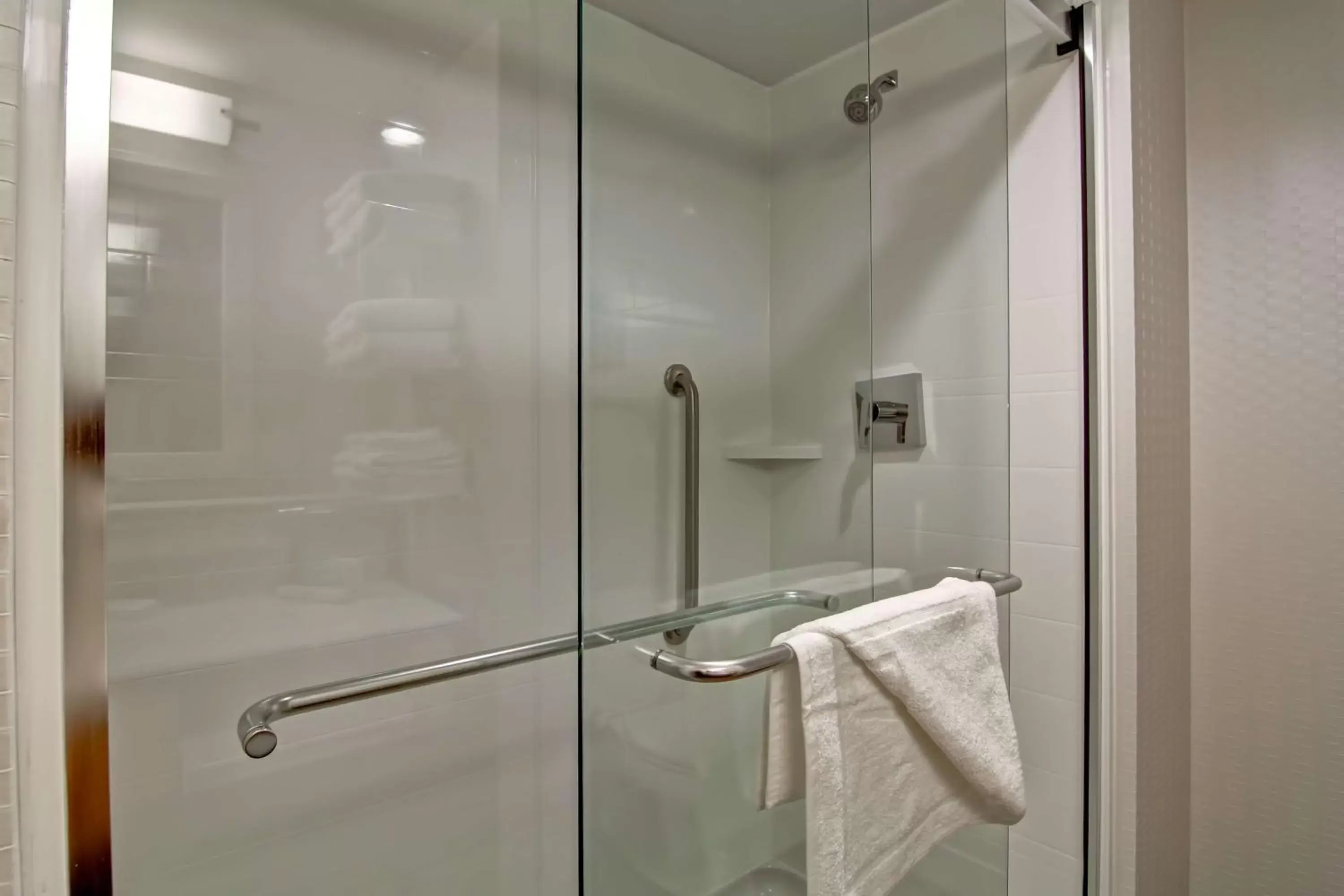 Bathroom in Hampton Inn & Suites by Hilton Saskatoon Airport