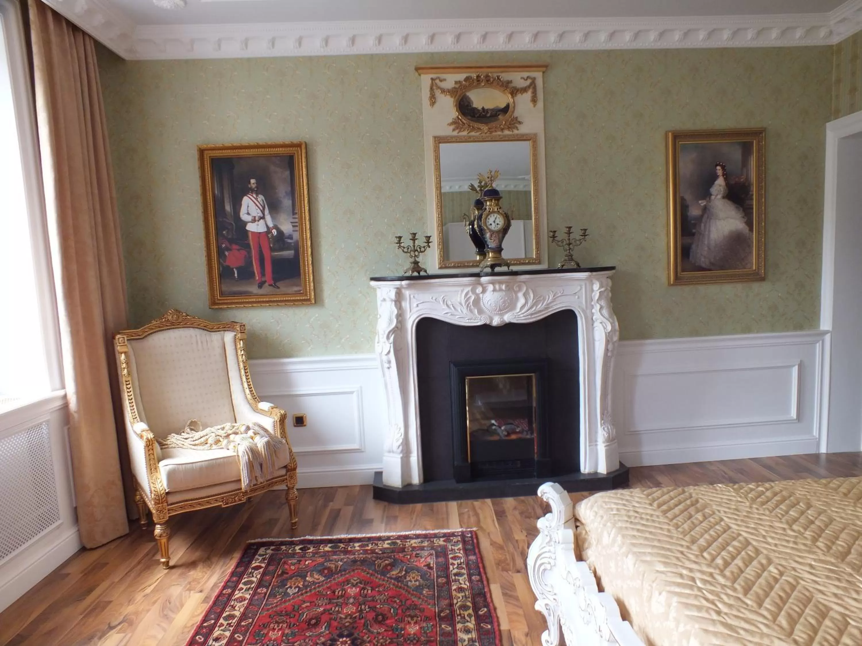 Photo of the whole room in Villa-Angelina