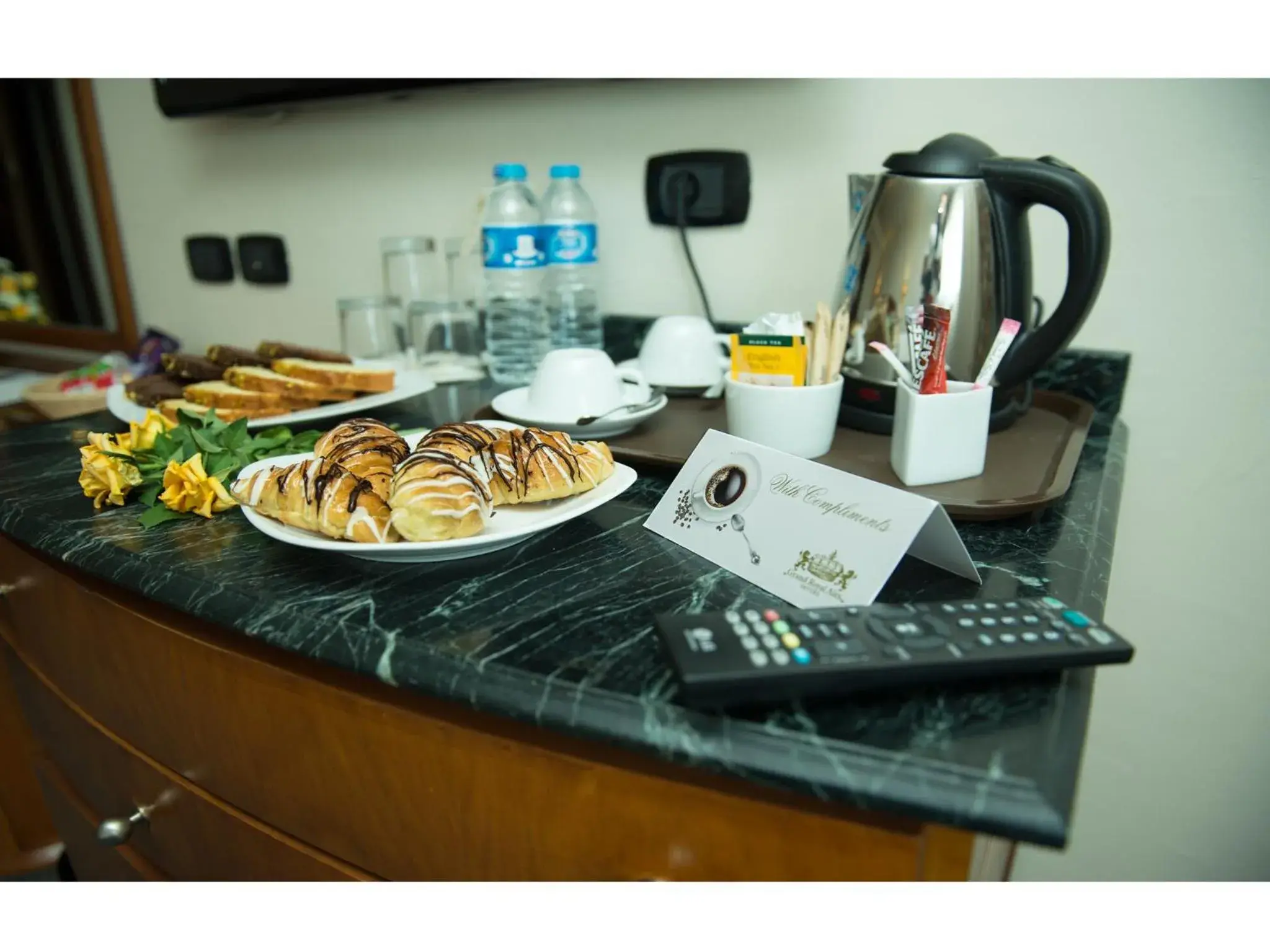 Breakfast, Coffee/Tea Facilities in Cherry Maryski Hotel