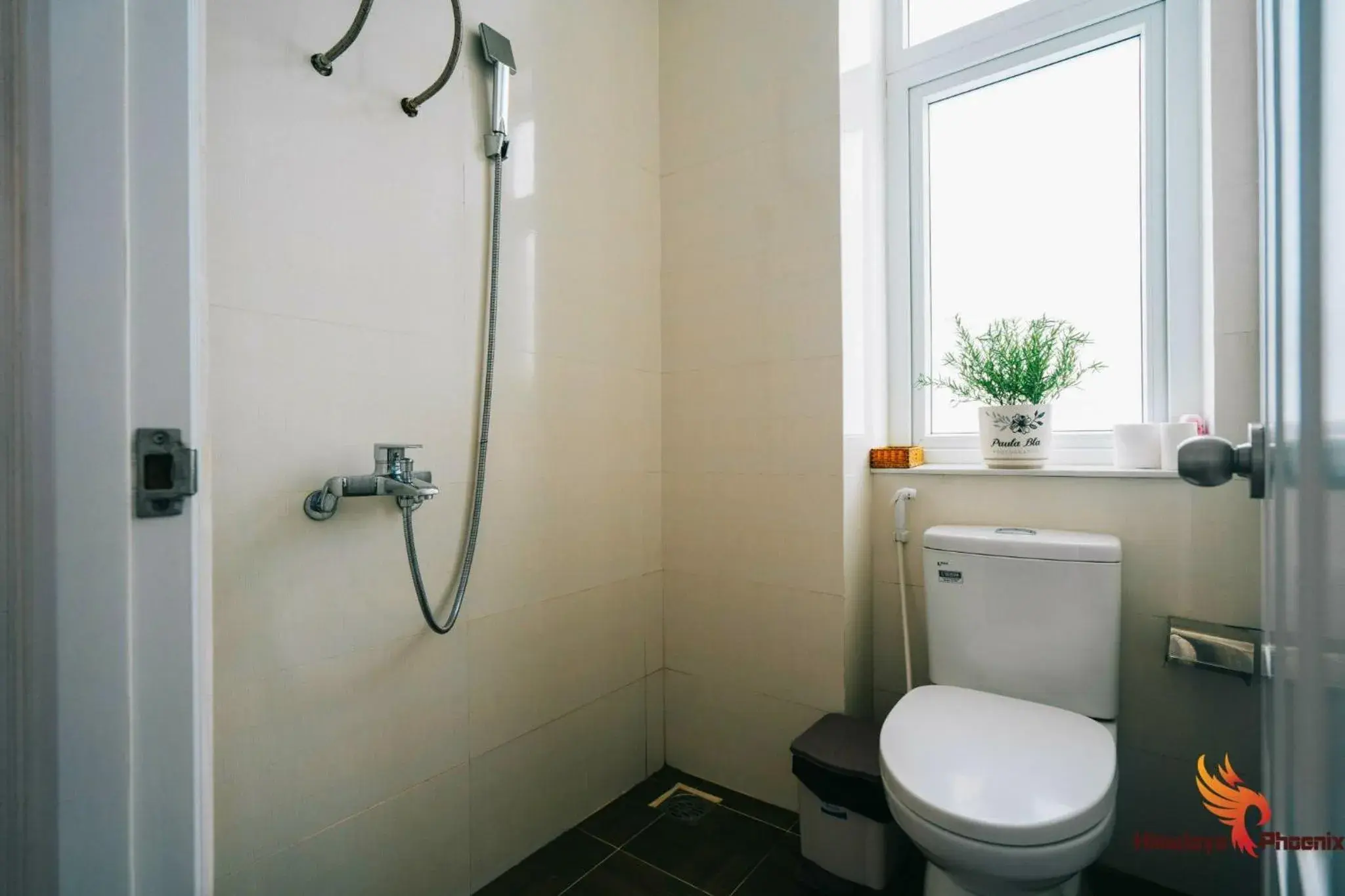 Bathroom in Himalaya Phoenix Hotel