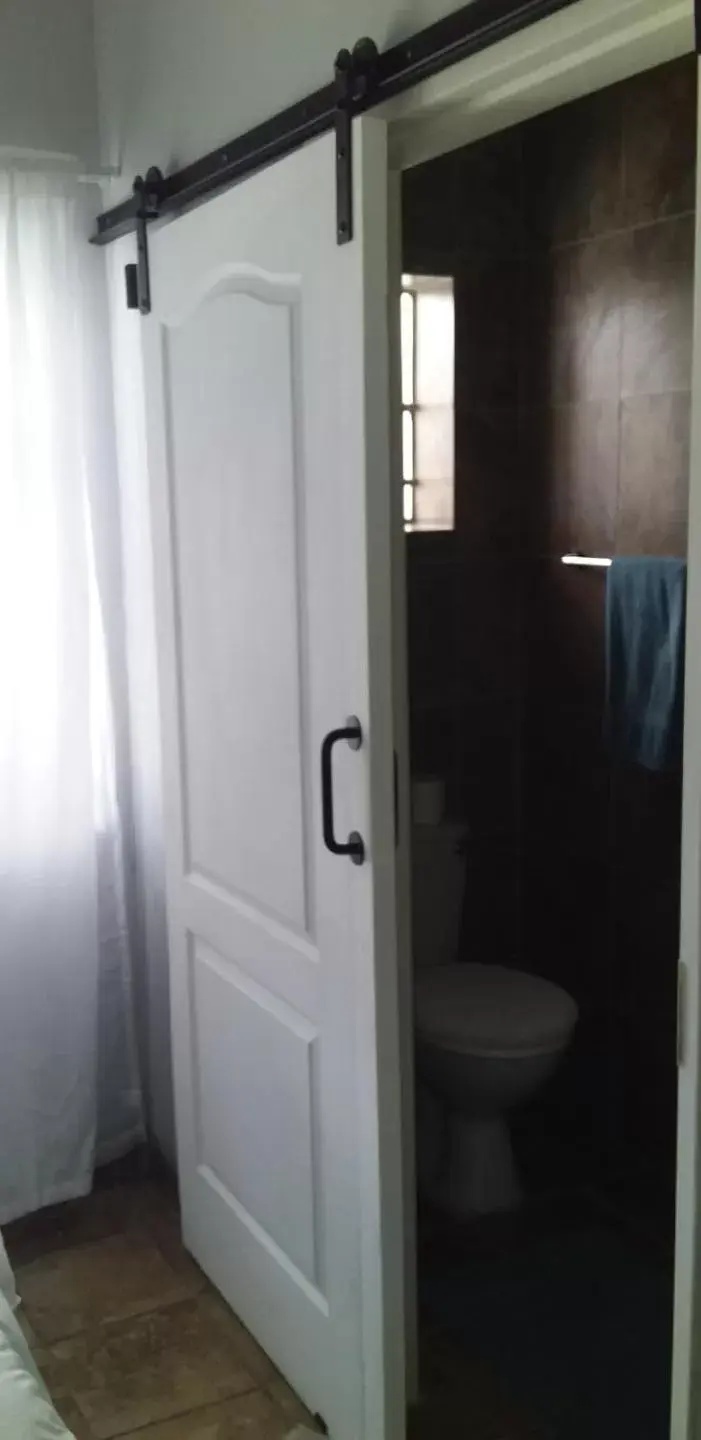 Budget Twin Room - single occupancy in B&B 464 on 22nd Ave Budget Twin Room - single occupancy in B&B 464 on 22nd Ave