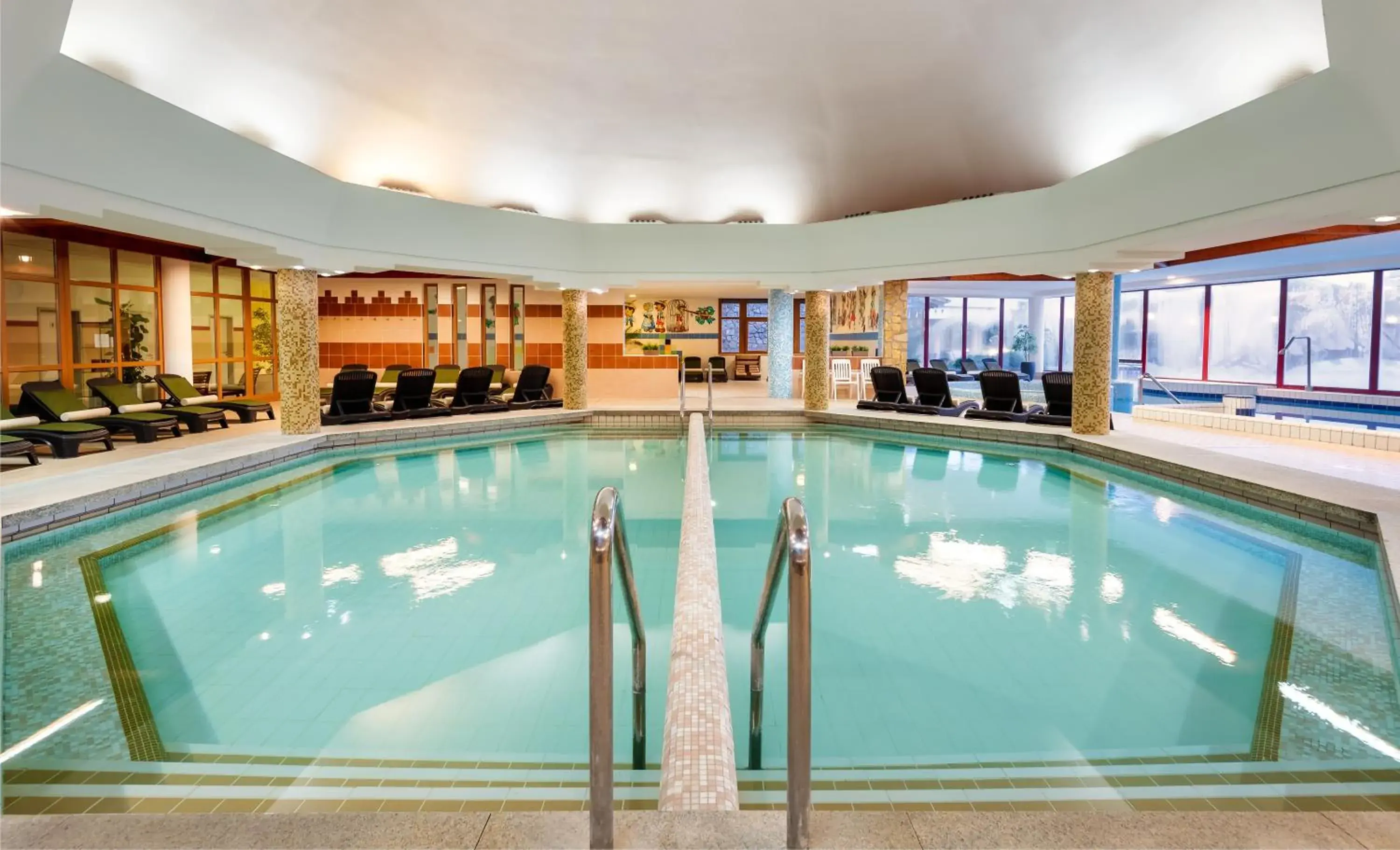 Hot Spring Bath, Swimming Pool in Hunguest Hotel Pelion