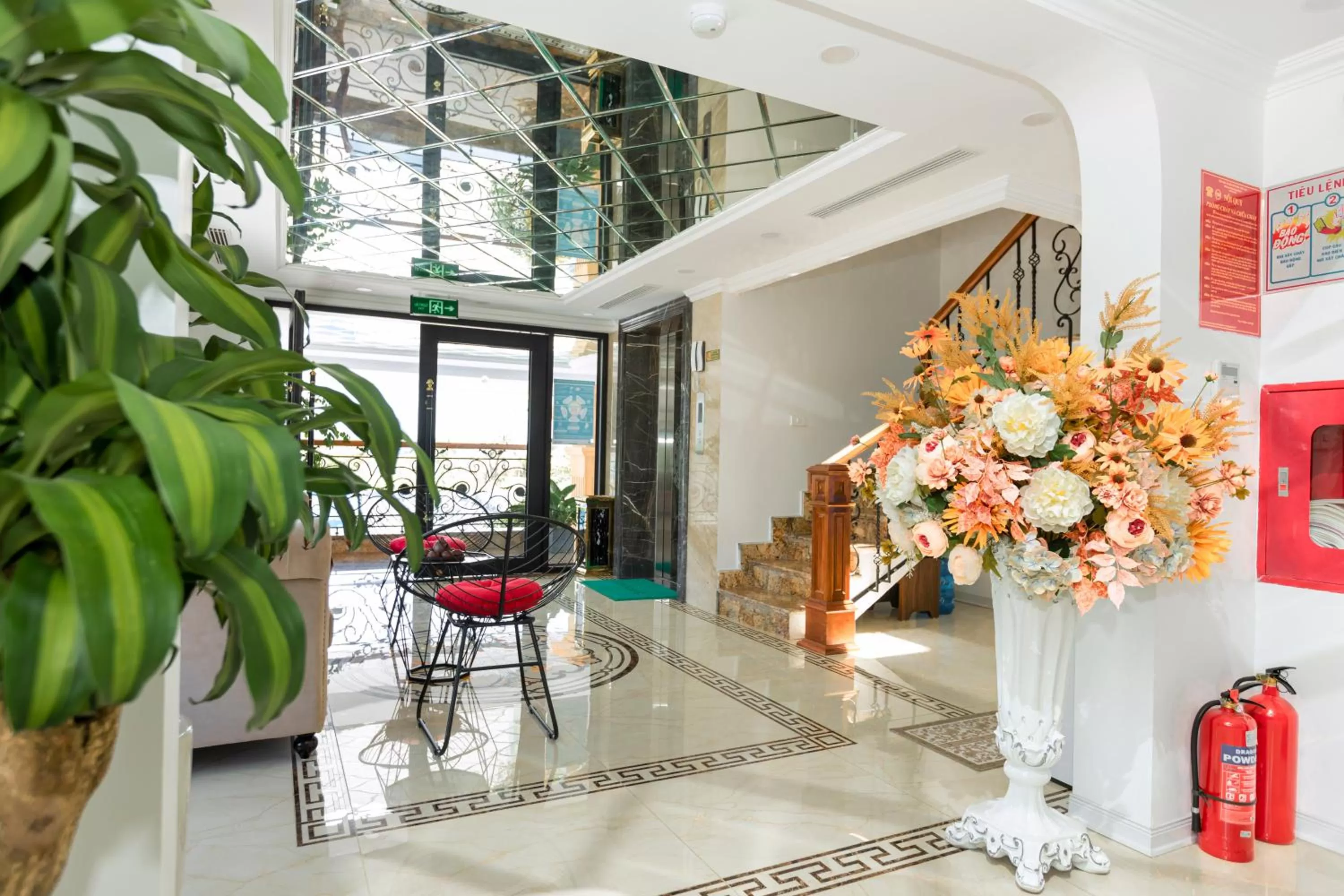 Lobby or reception in Minh Phong Hotel Ha Long