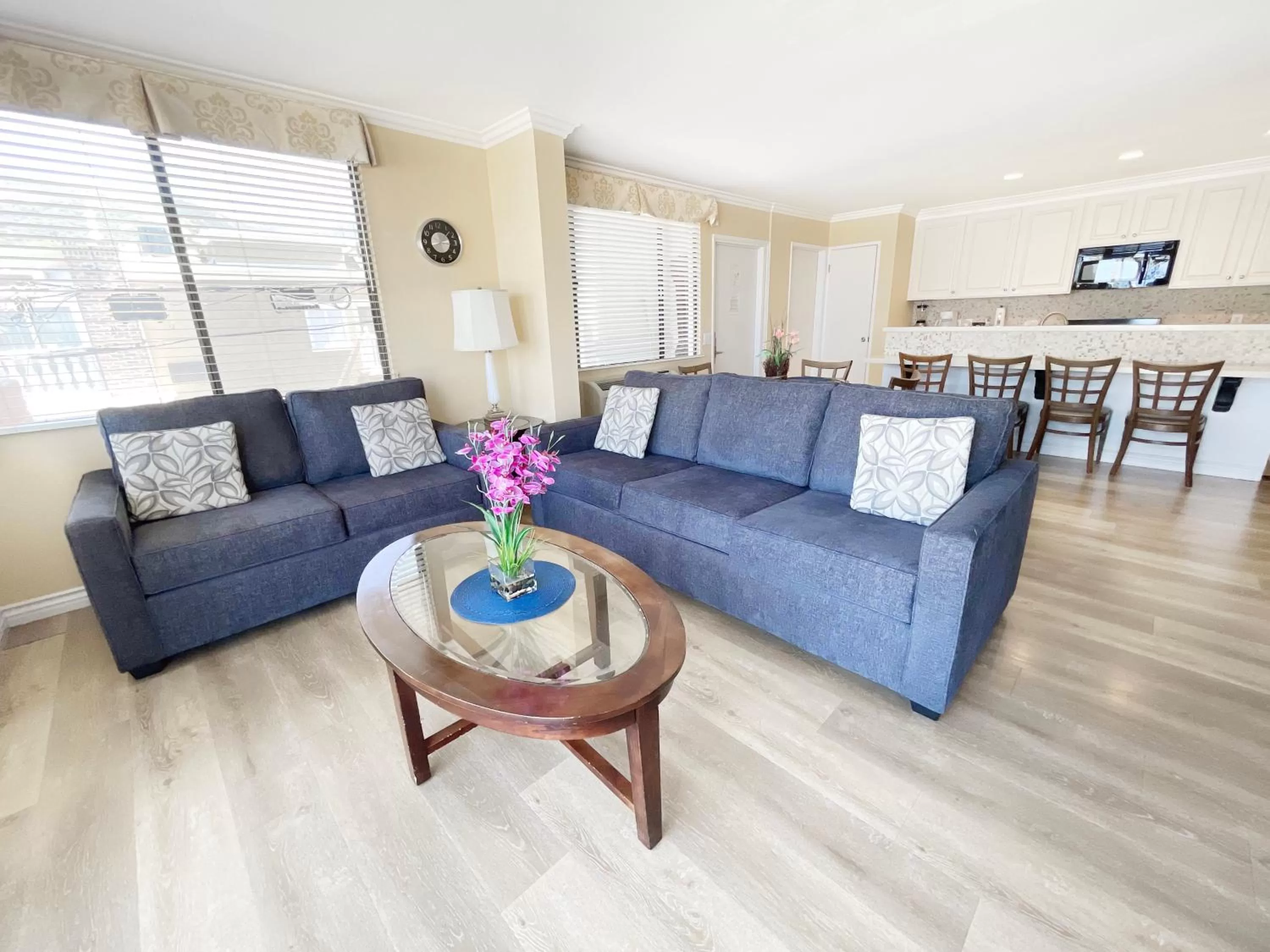 Seating Area in Catalina Courtyard Suites