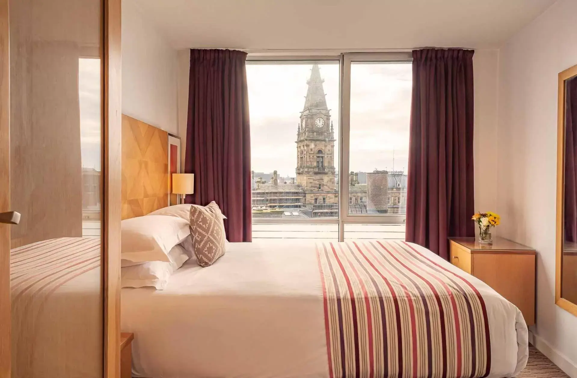 City view, Bed in PREMIER SUITES Liverpool
