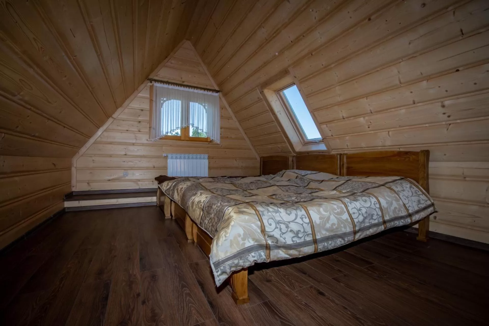 Photo of the whole room, Bed in Podhalanski Dworek z Jacuzzi