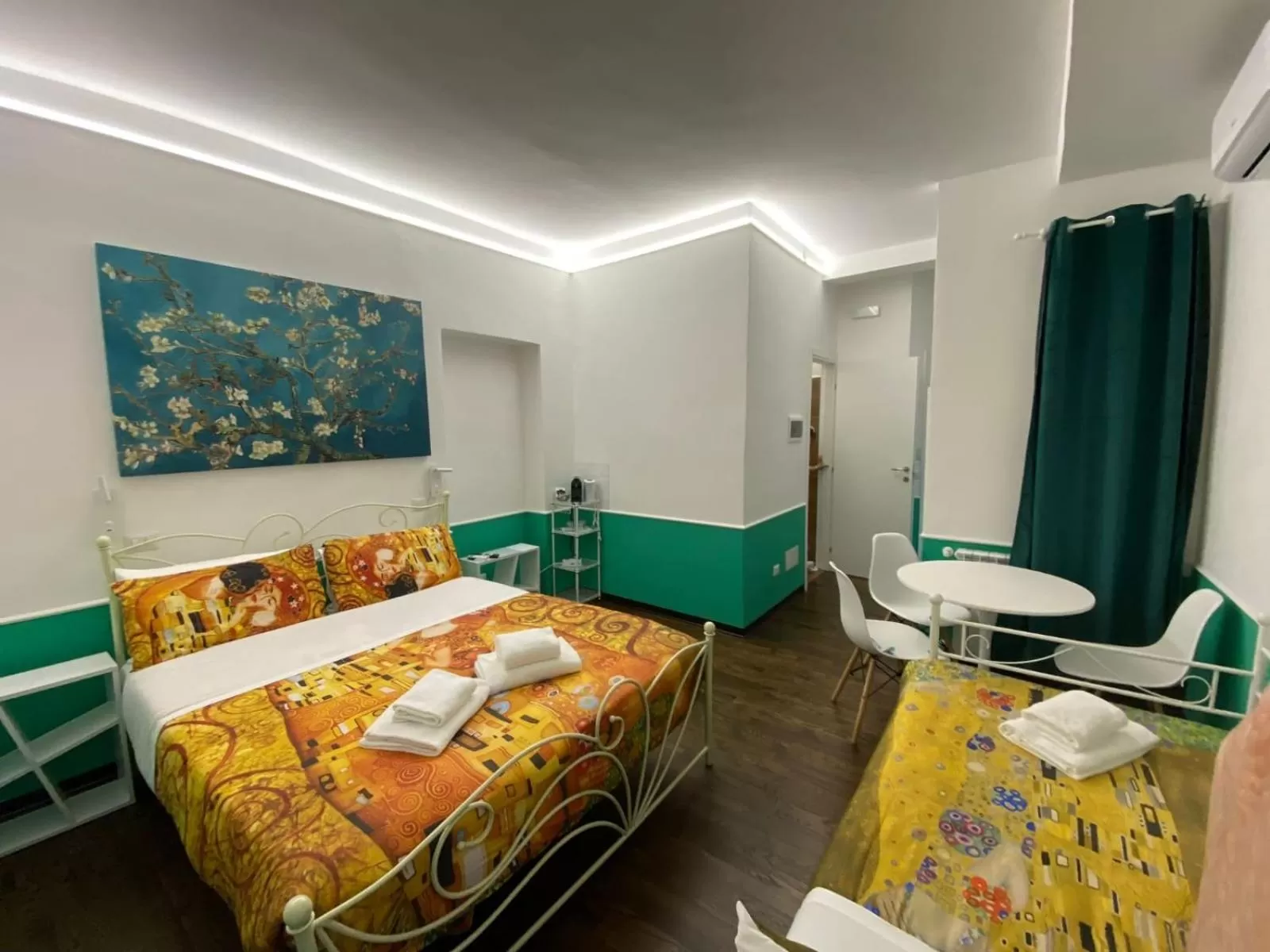 Bed in B&B Roma Royal Residence