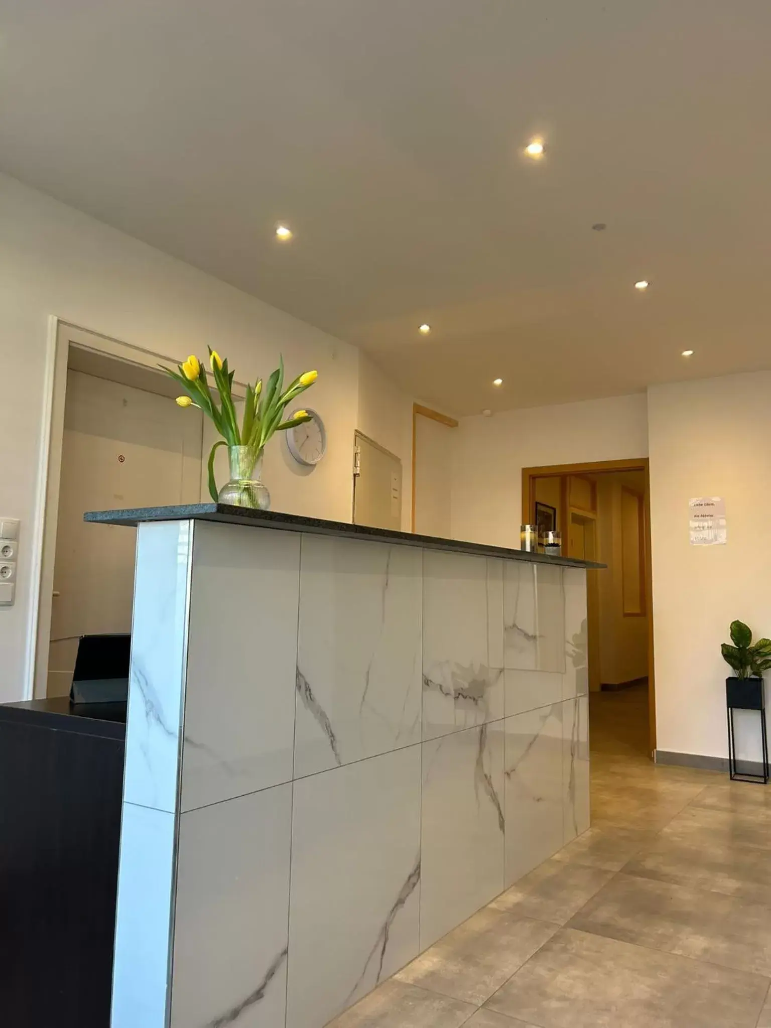 M & M Hotel M & M Hotel