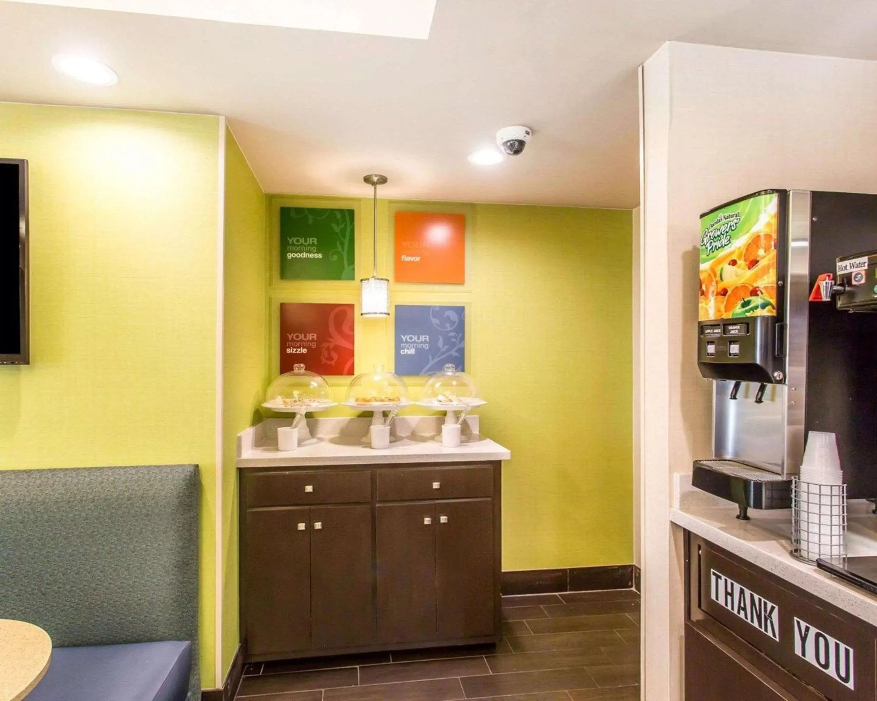 Restaurant/places to eat, Kitchen/Kitchenette in Comfort Suites Cookeville