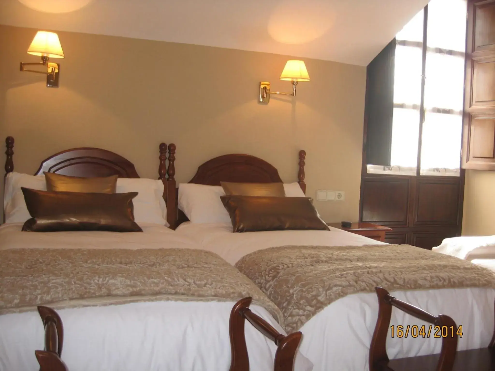 Photo of the whole room, Bed in Hotel Rural Entremontes