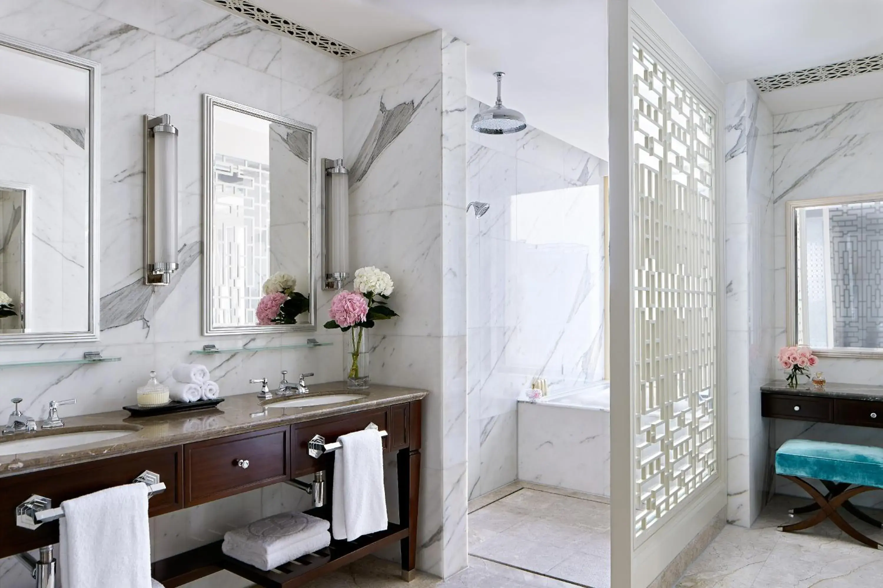 Bathroom in The Langham, Shenzhen