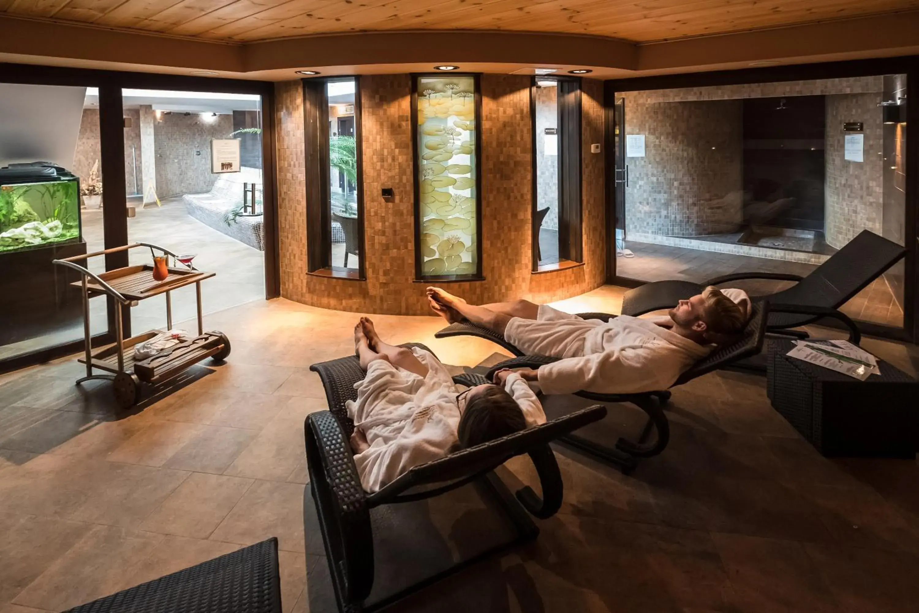 Spa and wellness centre/facilities in Hotel Golden Lake Resort