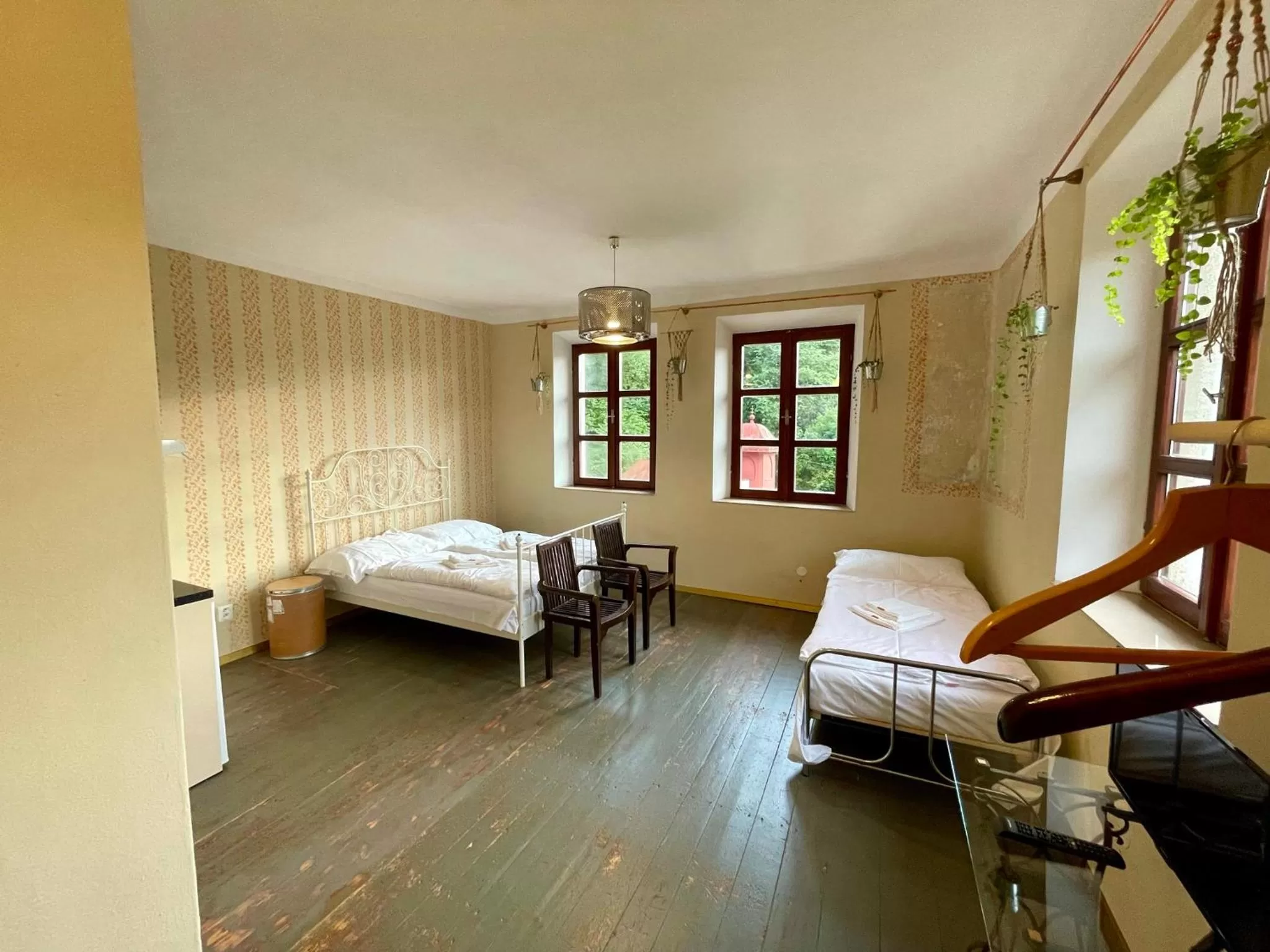 Bed in HARABURDI® Recyclart Hotel