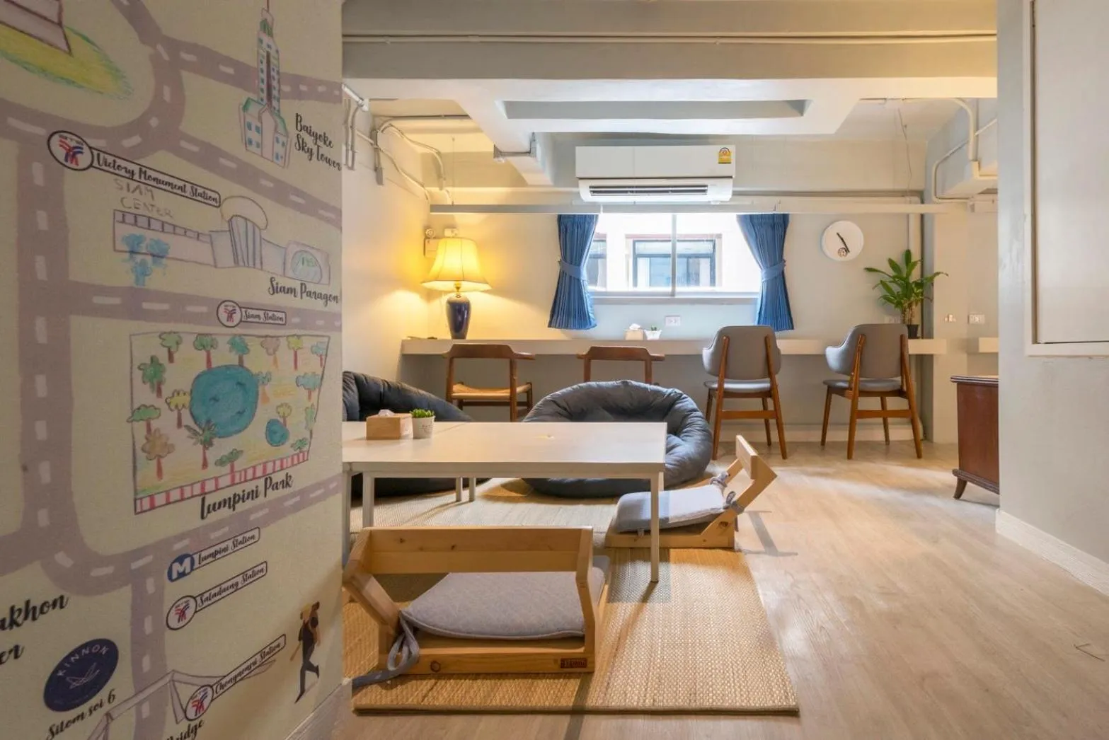 Kinnon Deluxe Hostel Coworking Cafe