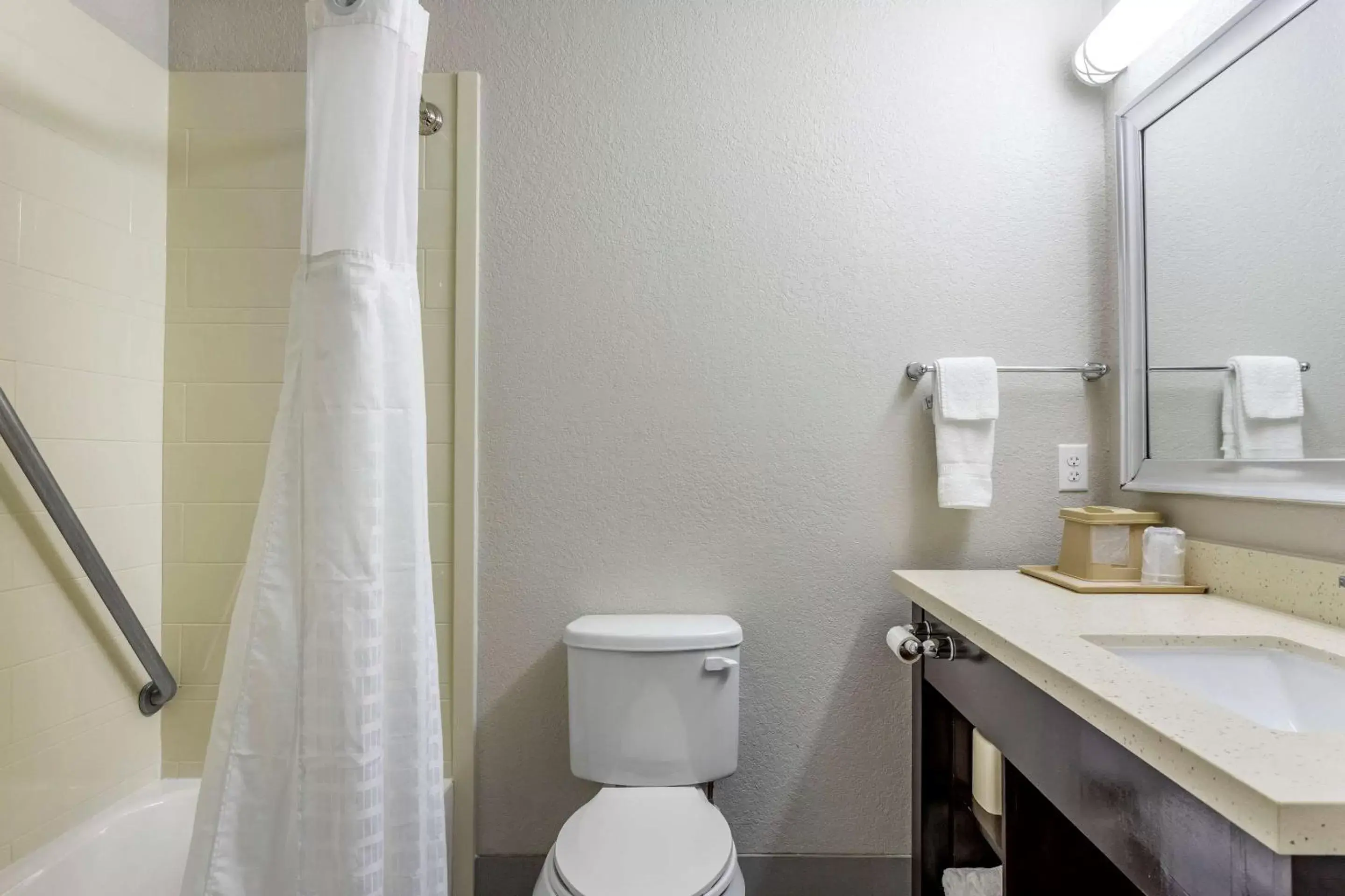 Photo of the whole room, Bathroom in Comfort Inn & Suites North Little Rock JFK Blvd