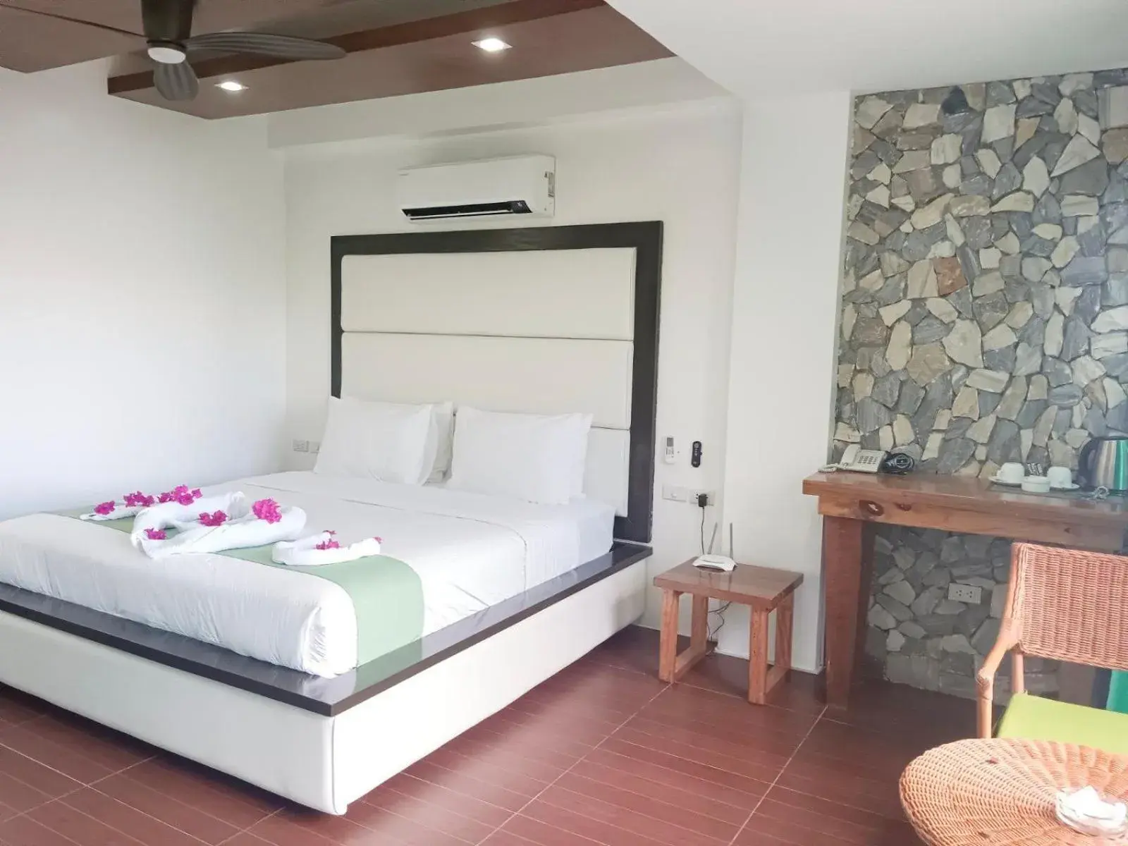 Bed in Manarra Sea View Resort