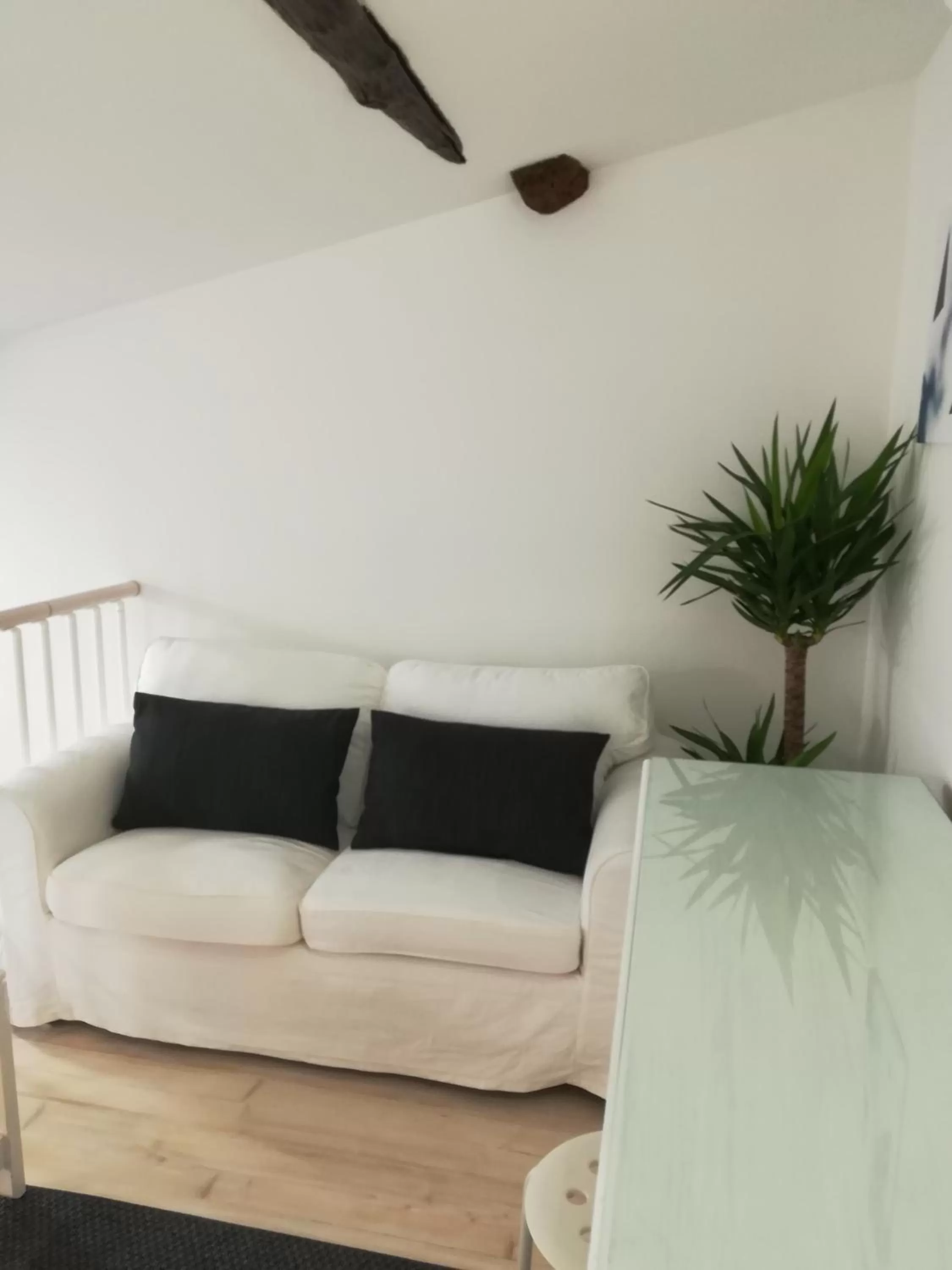 Living room, Bed in In San Frediano B&B