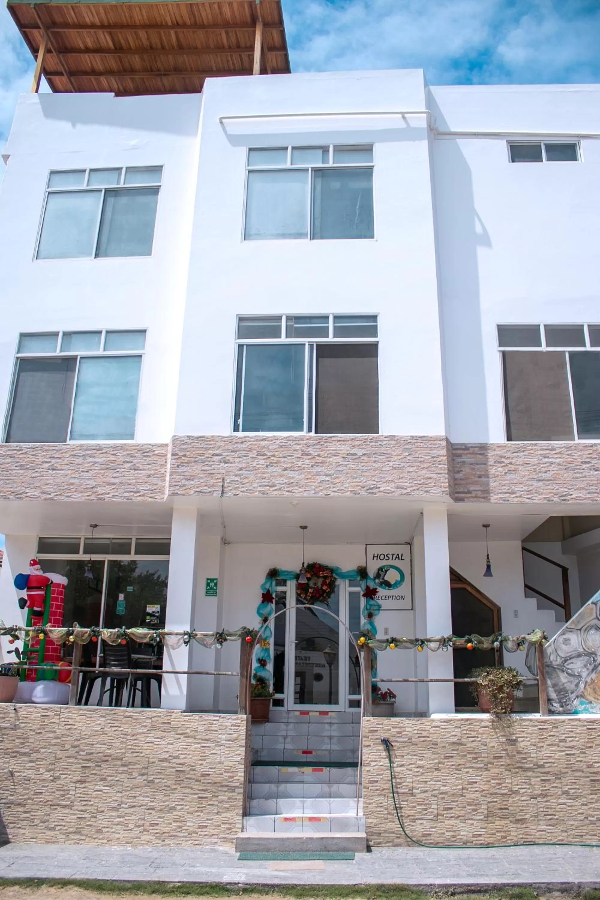 Property building in El Rincón de George