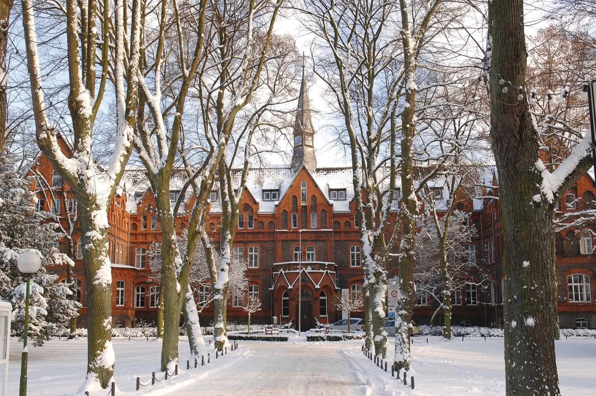 Facade/entrance in Hotel Mutterhaus Düsseldorf Facade/entrance in Hotel Mutterhaus Düsseldorf