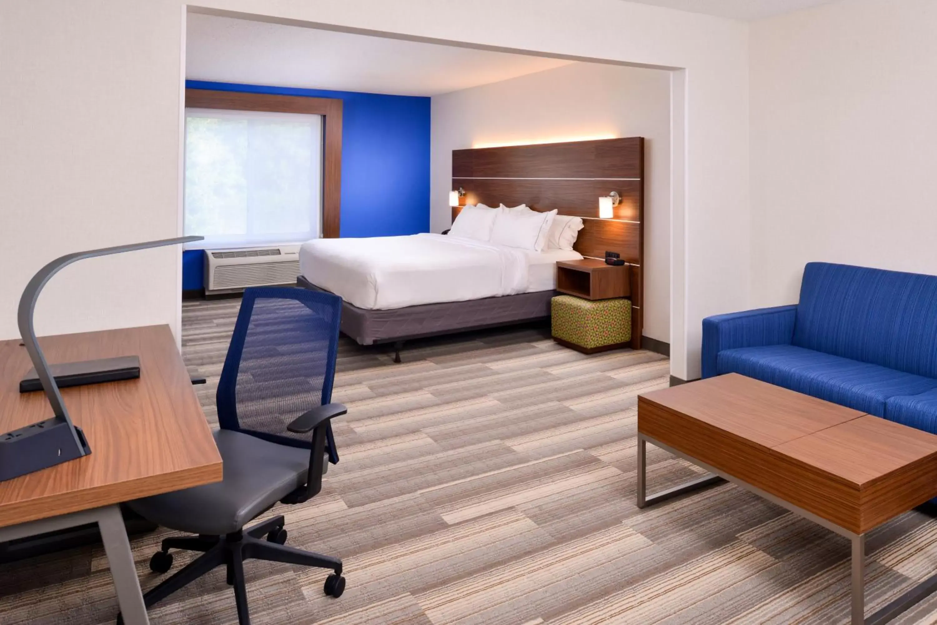 Photo of the whole room in Holiday Inn Express Hotel & Suites Urbana-Champaign-U of I Area, an IHG Hotel