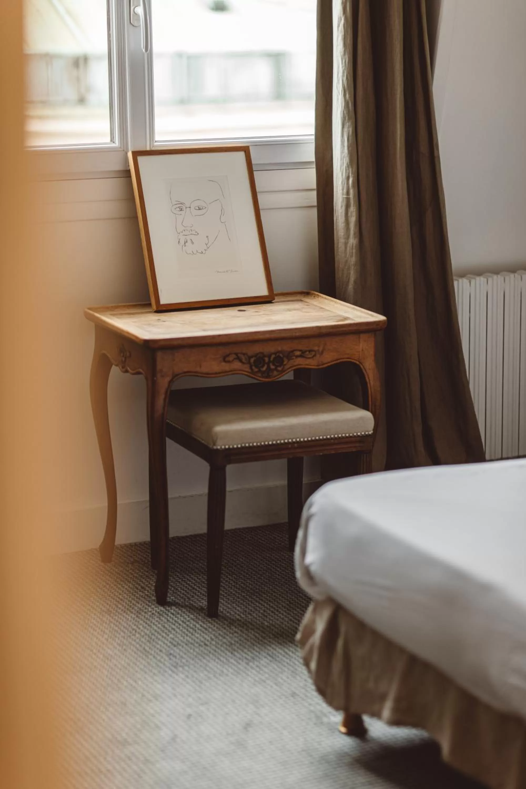 Bedroom, Bed in Hôtel Arvor Saint Georges