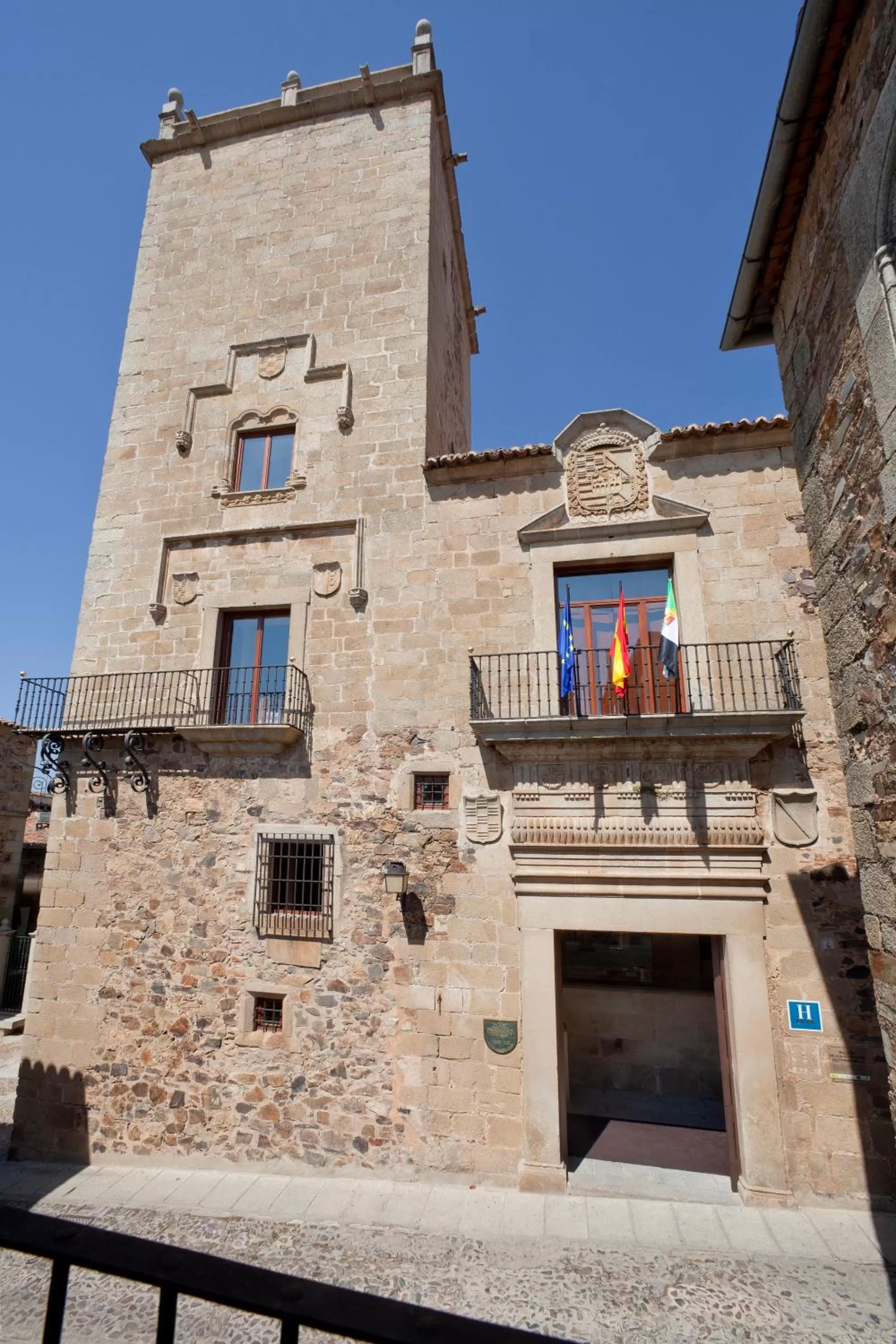 Facade/entrance in Parador de Caceres