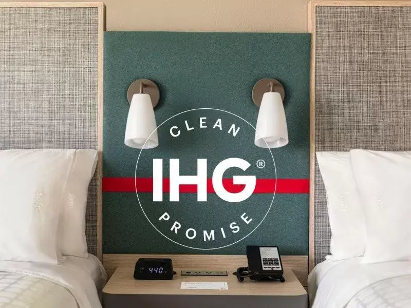 Logo/Certificate/Sign in avid hotels - Summerville, an IHG Hotel