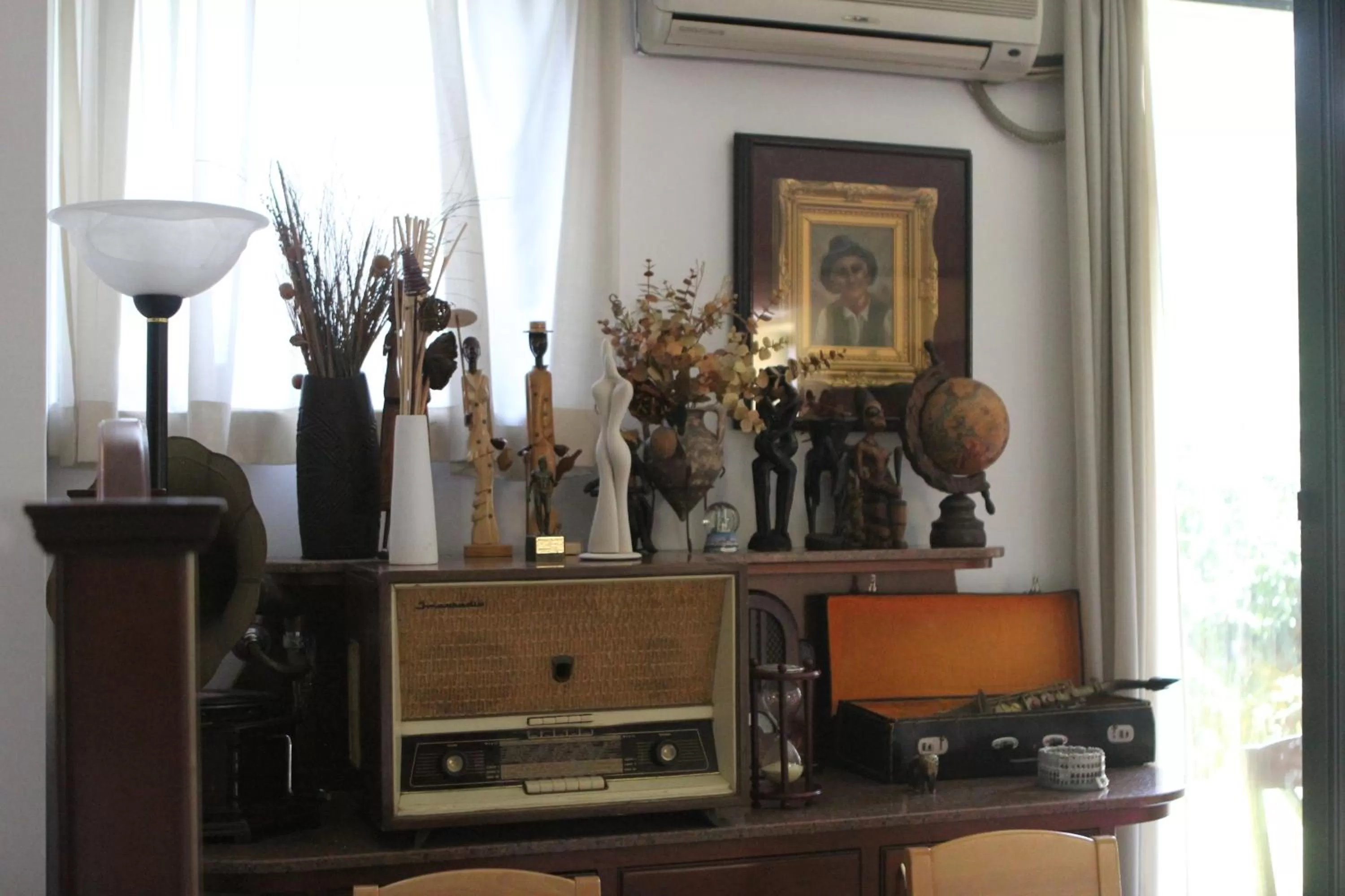 Decorative detail in Ascot Lodging