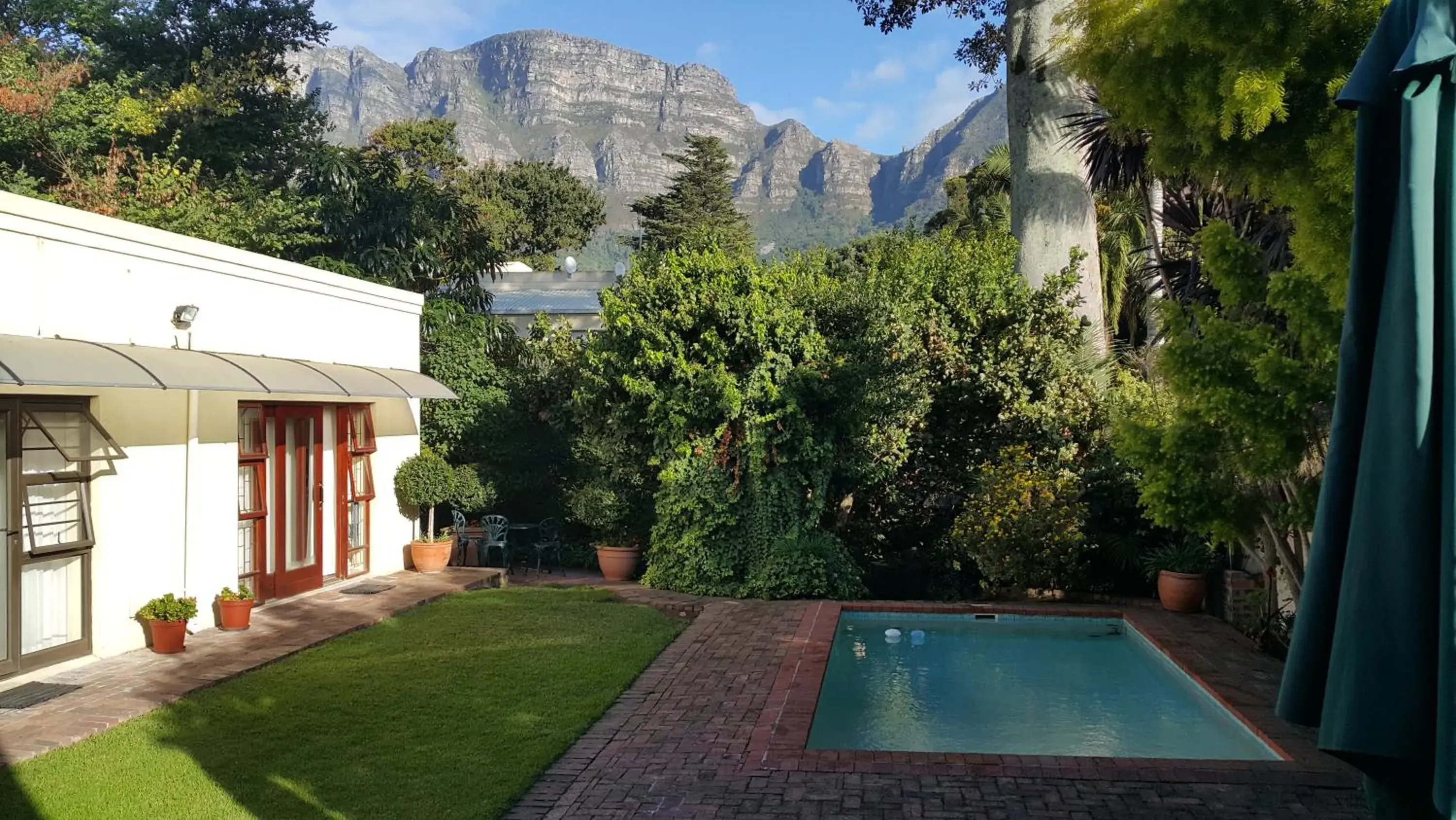 Swimming Pool in Riversong Guest House