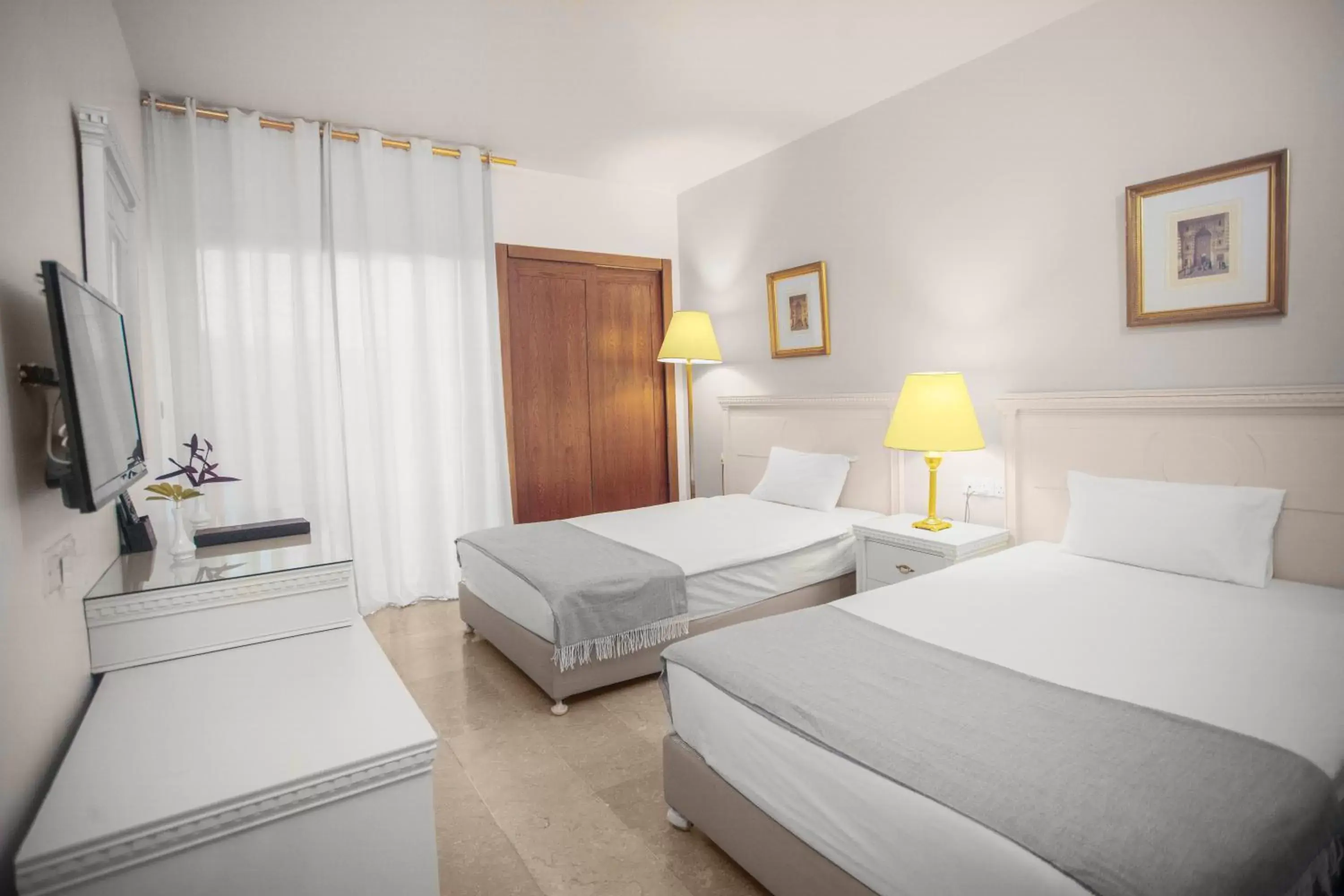 Deluxe Twin Room in Grand Hotel Madaba Deluxe Twin Room in Grand Hotel Madaba