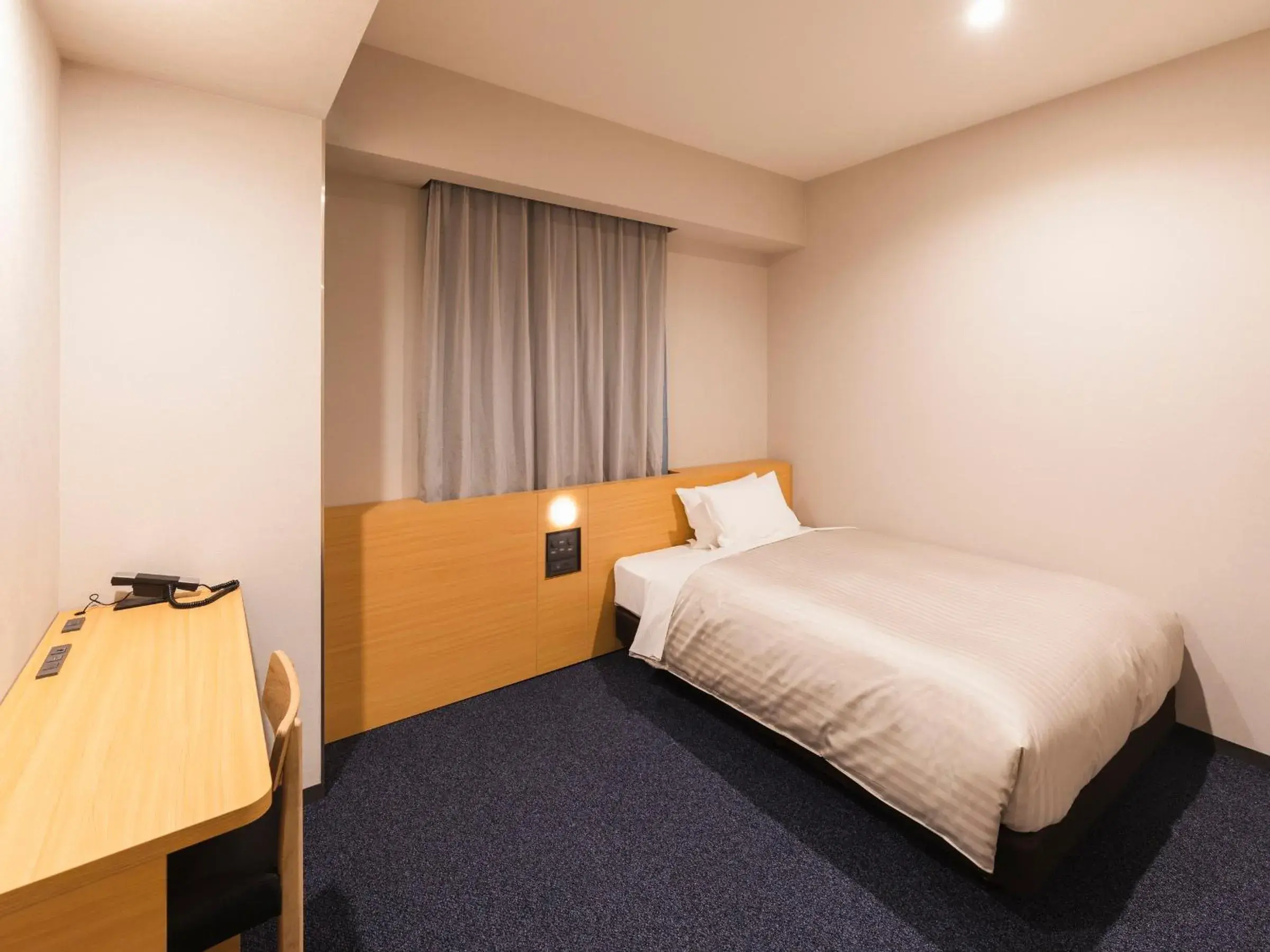 Bed in Sotetsu Fresa Inn Daimon - Open from 26 January 2022