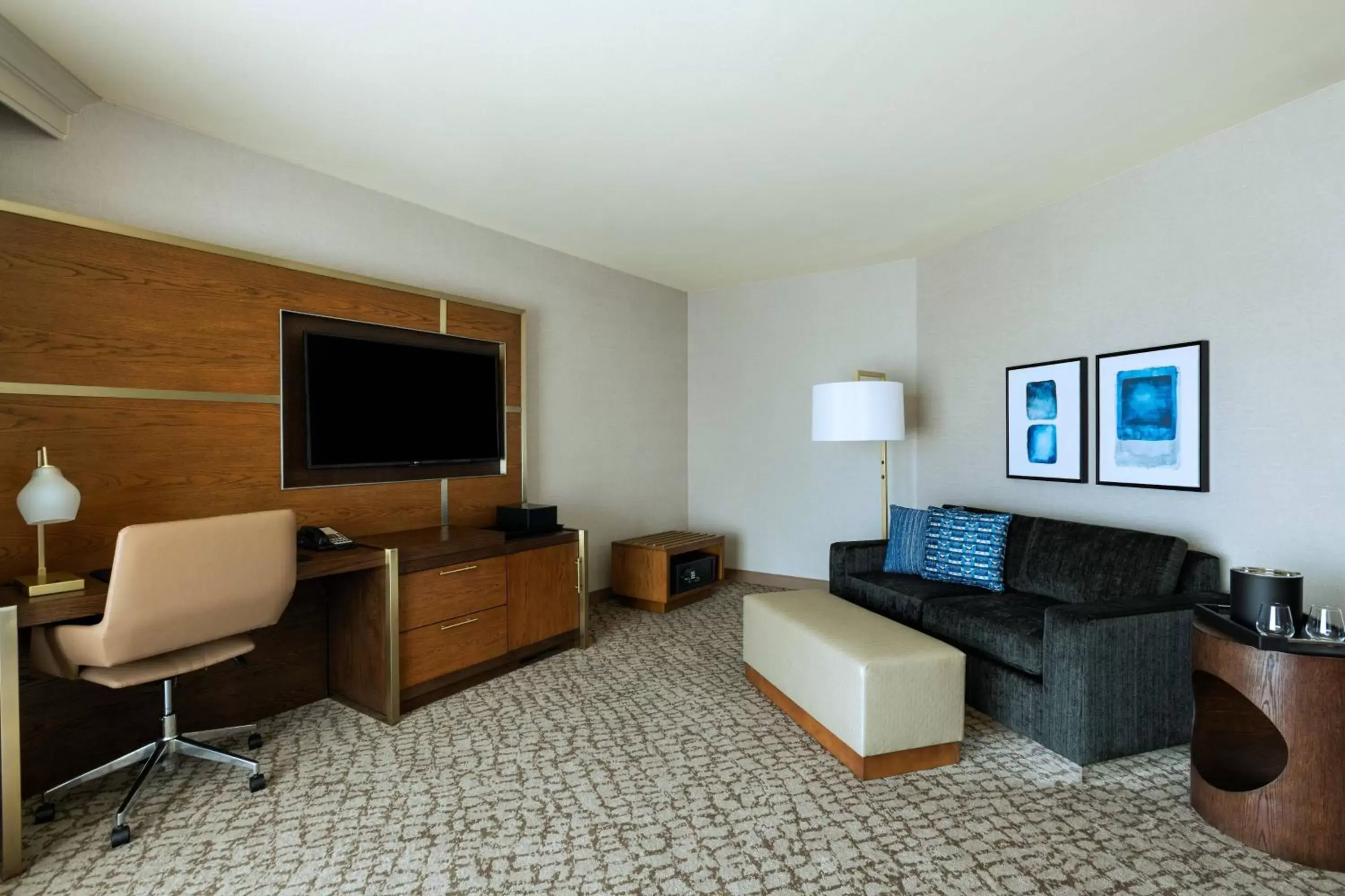 Photo of the whole room, TV/Entertainment Center in The Woodlands Waterway Marriott Hotel and Convention Center