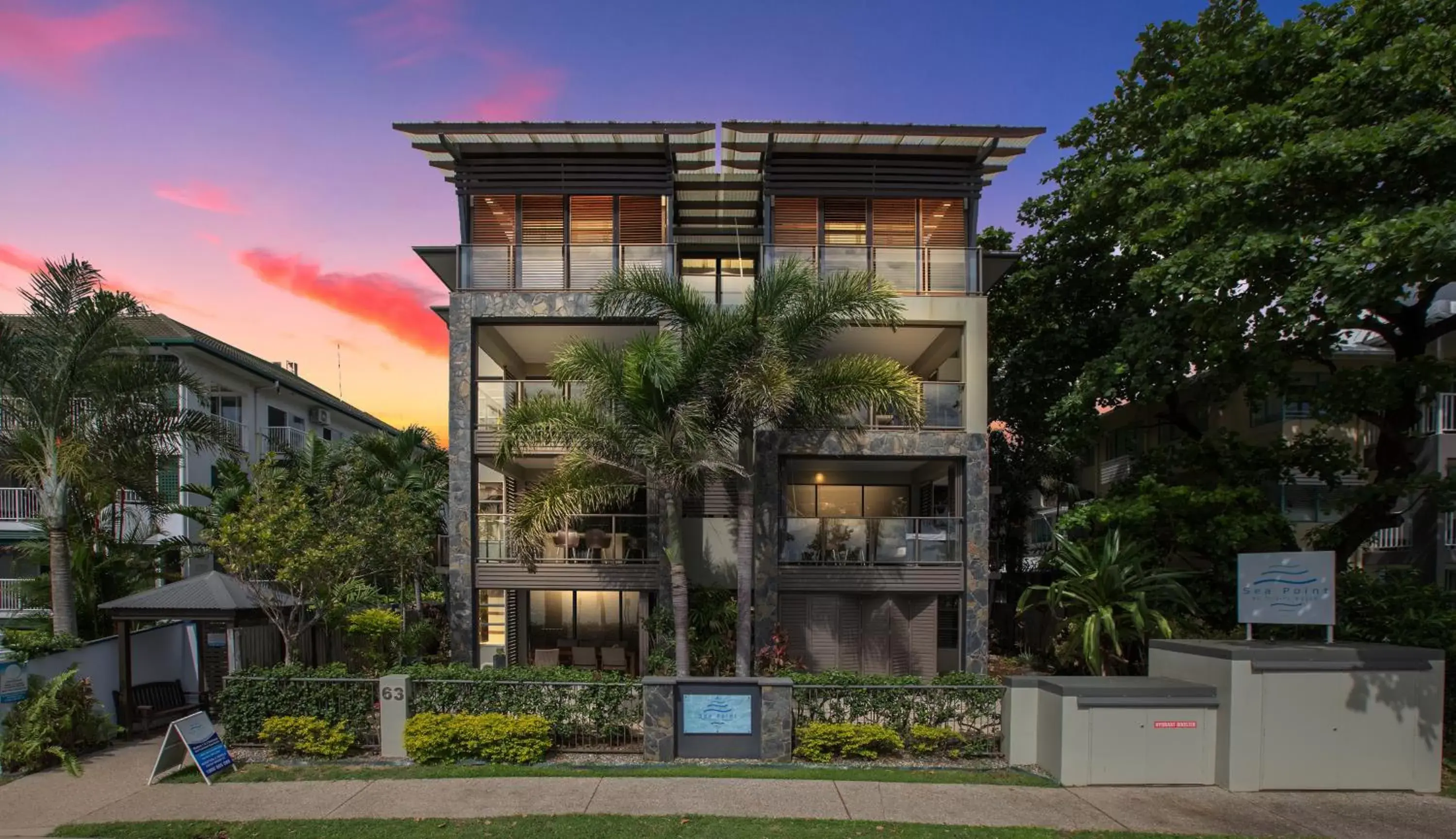 Sea Point on Trinity Beach Sea Point on Trinity Beach