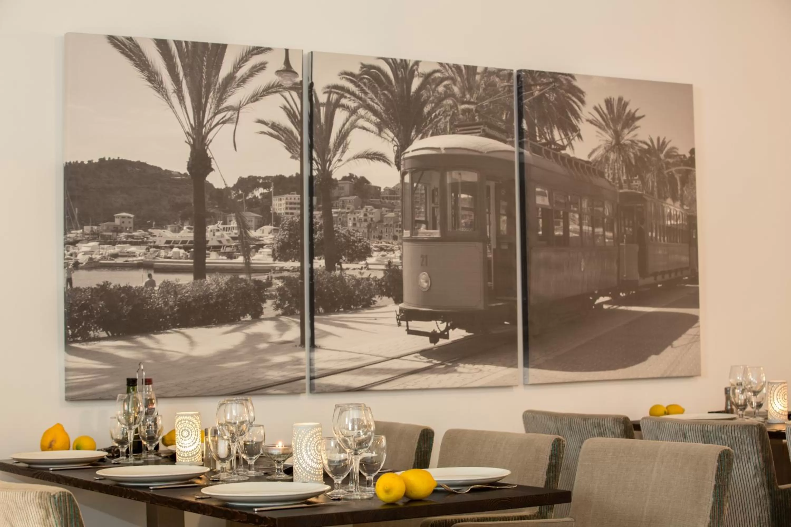 Restaurant/places to eat in Hotel Marina