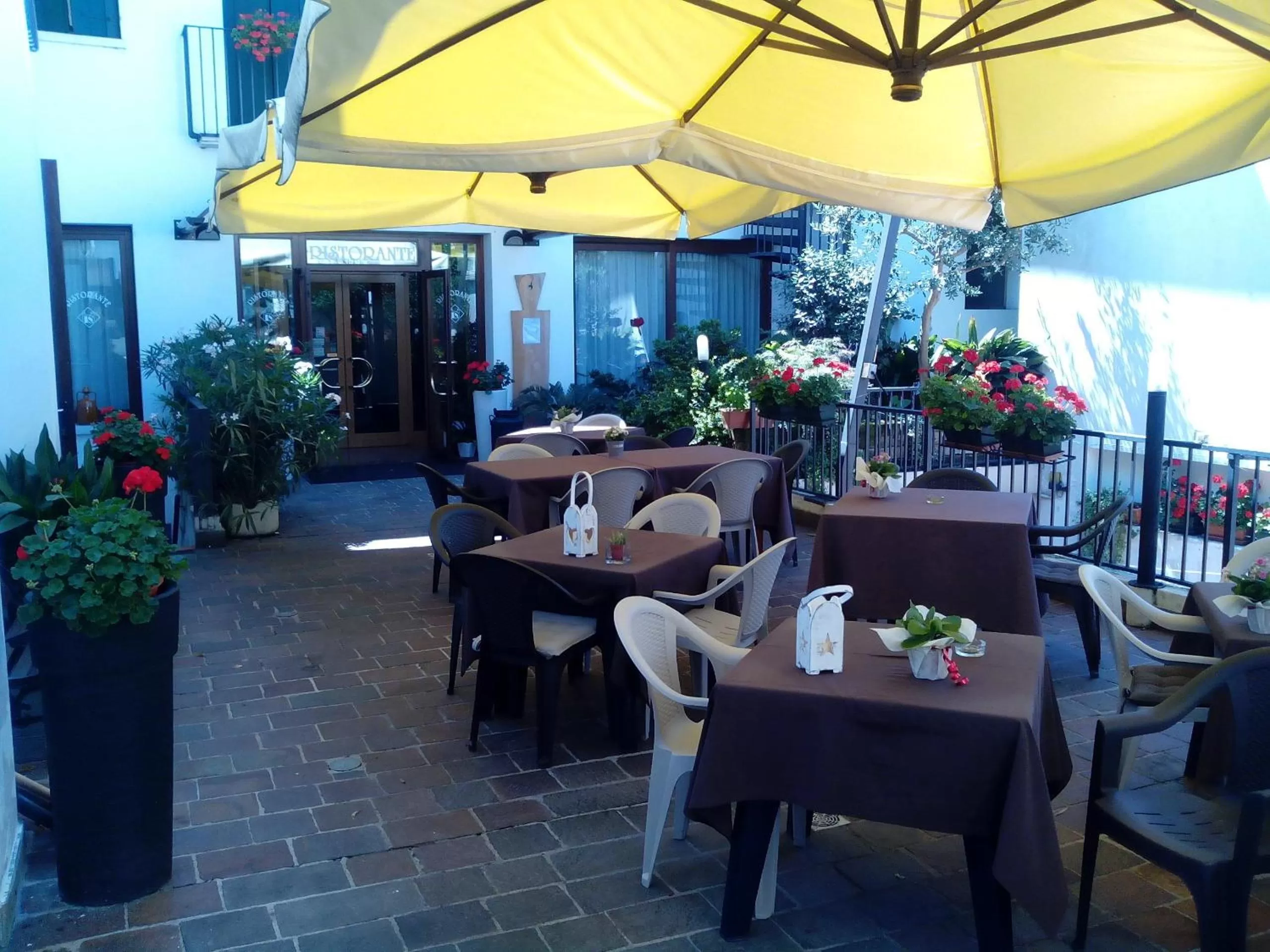 Day, Restaurant/Places to Eat in Albergo Alla Speranza