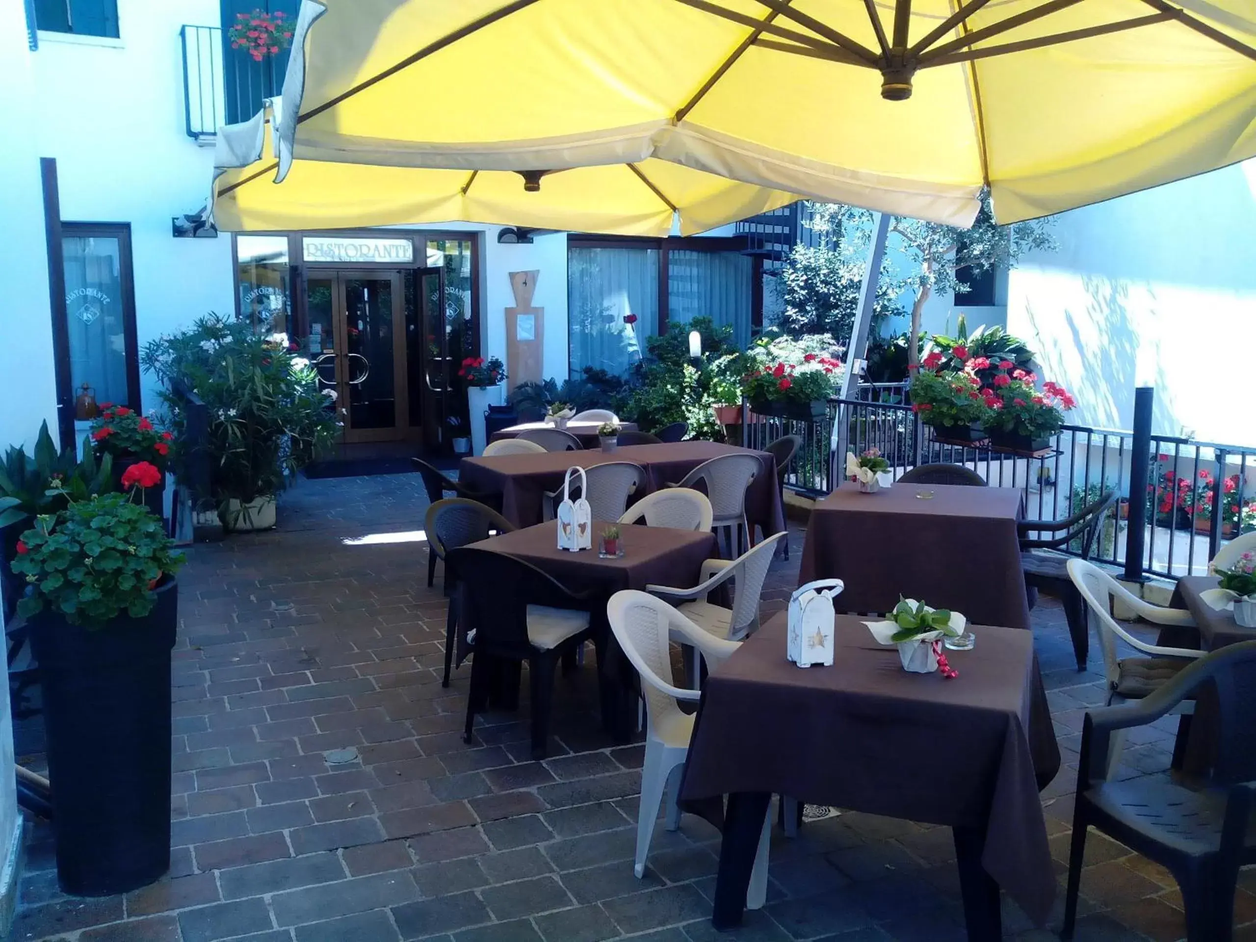 Day, Restaurant/Places to Eat in Albergo Alla Speranza