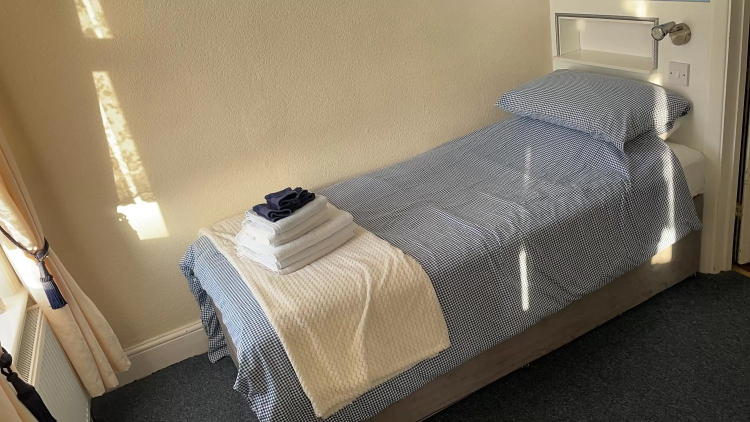 Bed in Ivydene Guest House