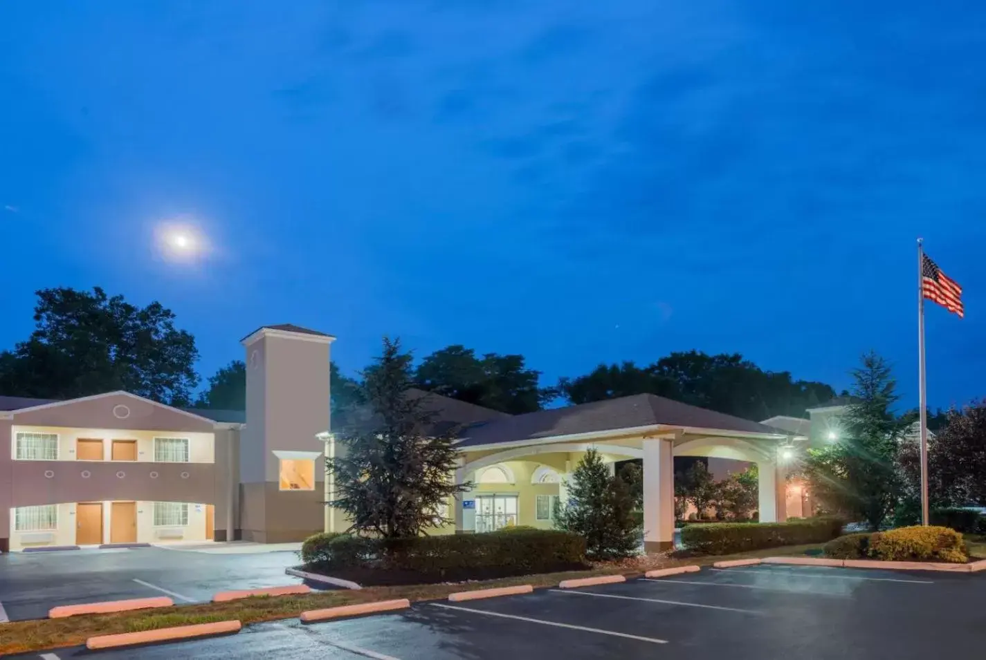 Facade/entrance, Property Building in Days Inn & Suites by Wyndham Cherry Hill - Philadelphia