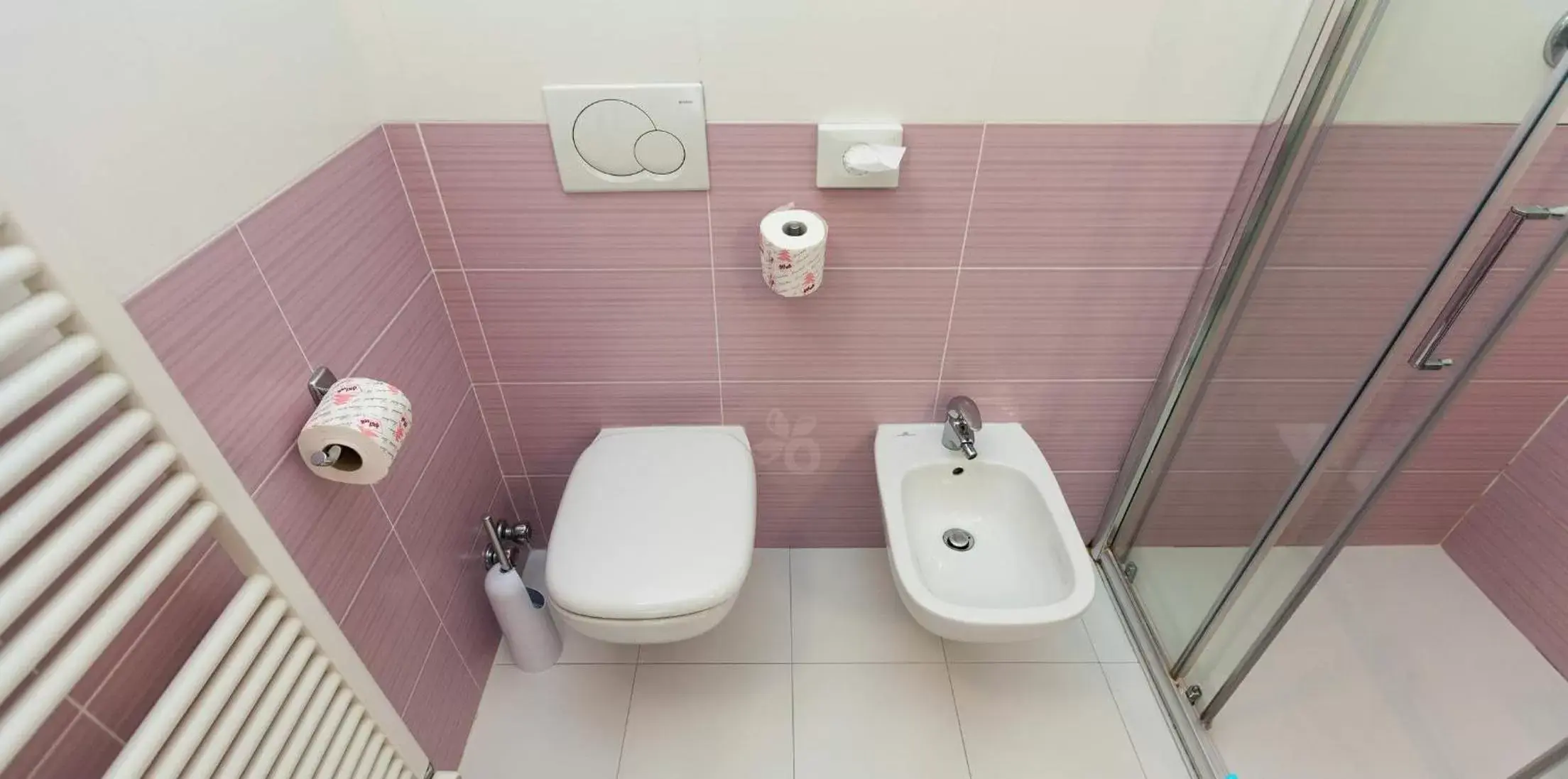 Toilet, Bathroom in Hotel Lis