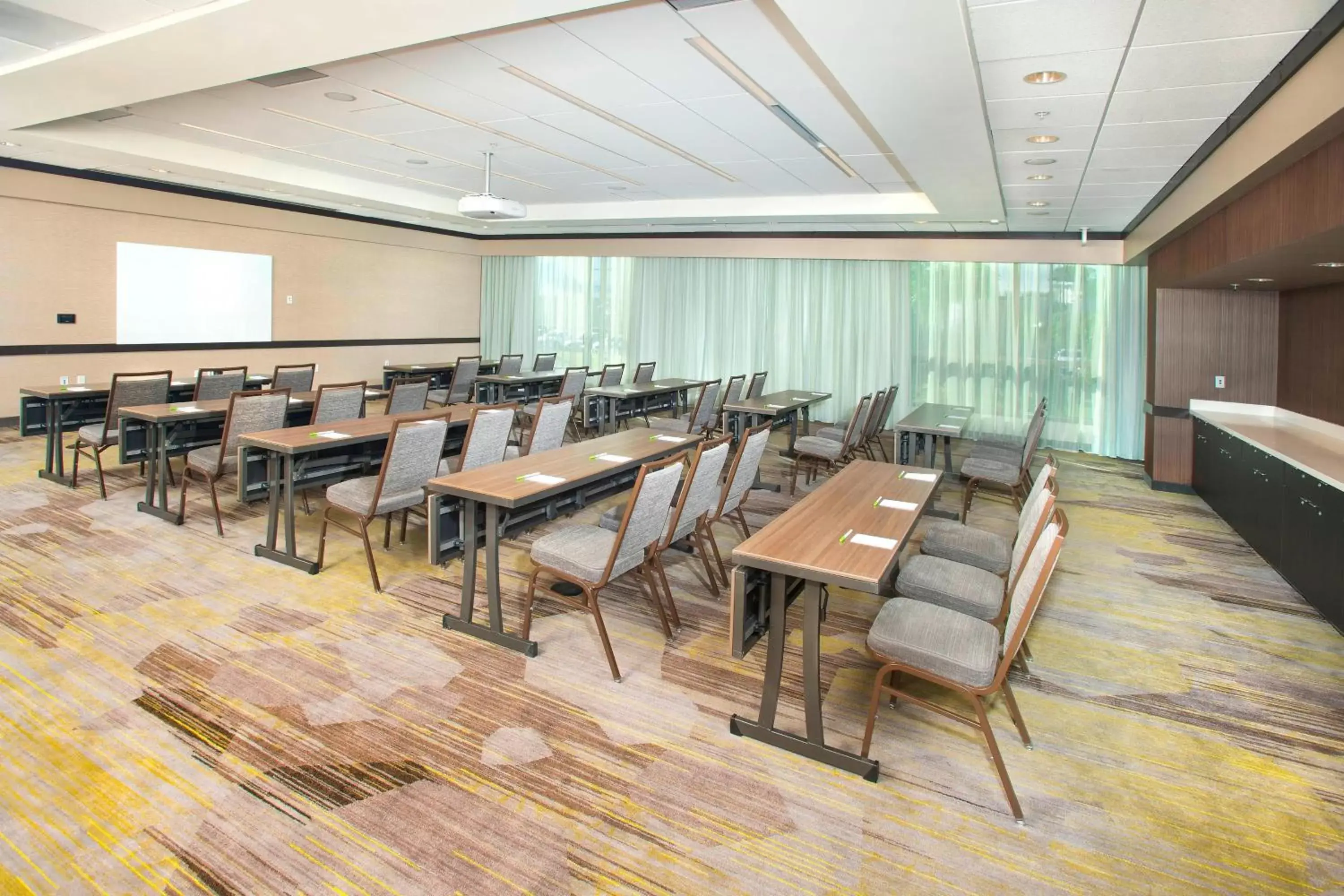 Meeting/conference room in Courtyard by Marriott Redwood City