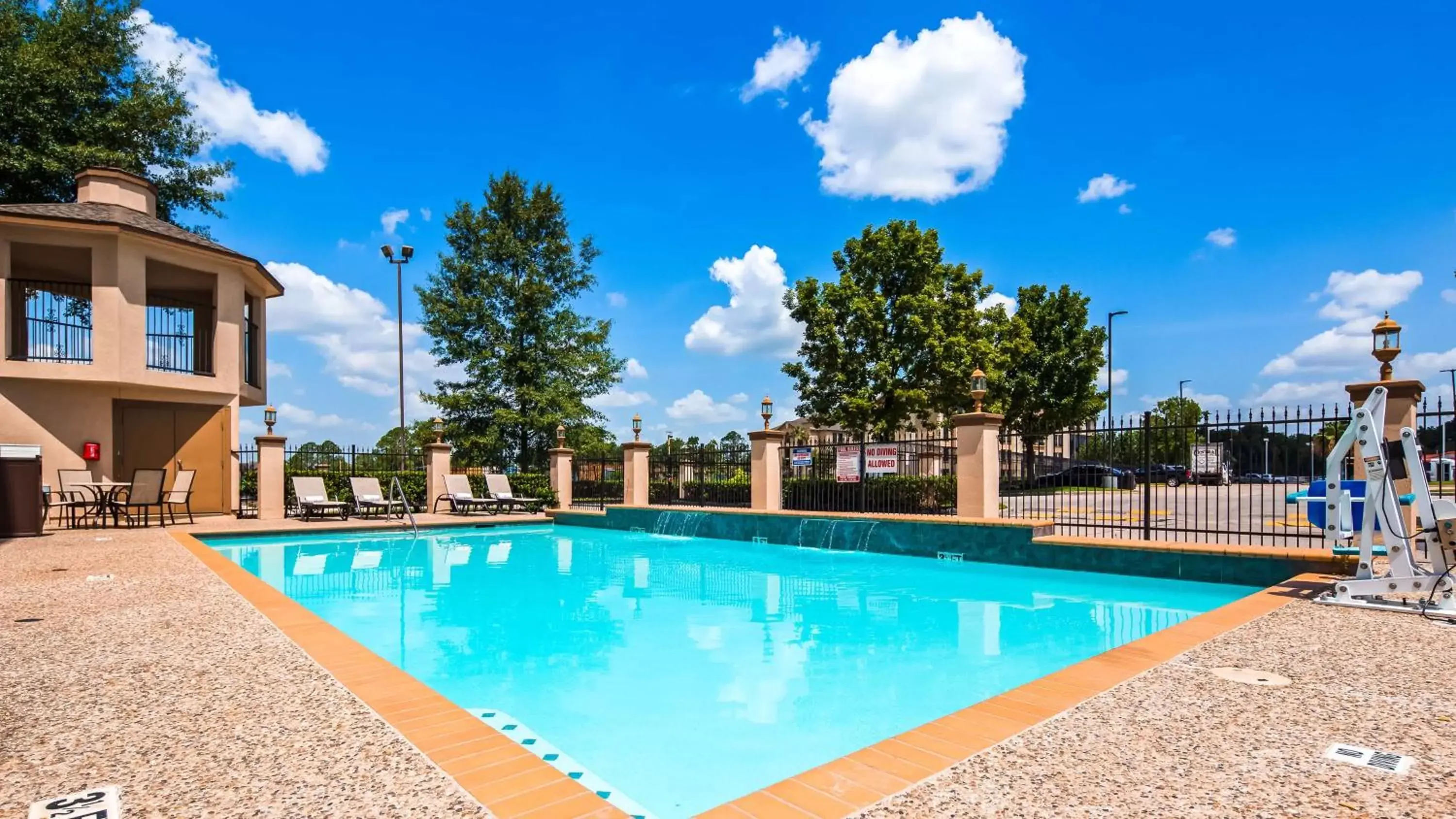 On site, Swimming Pool in Best Western Plus North Houston Inn & Suites