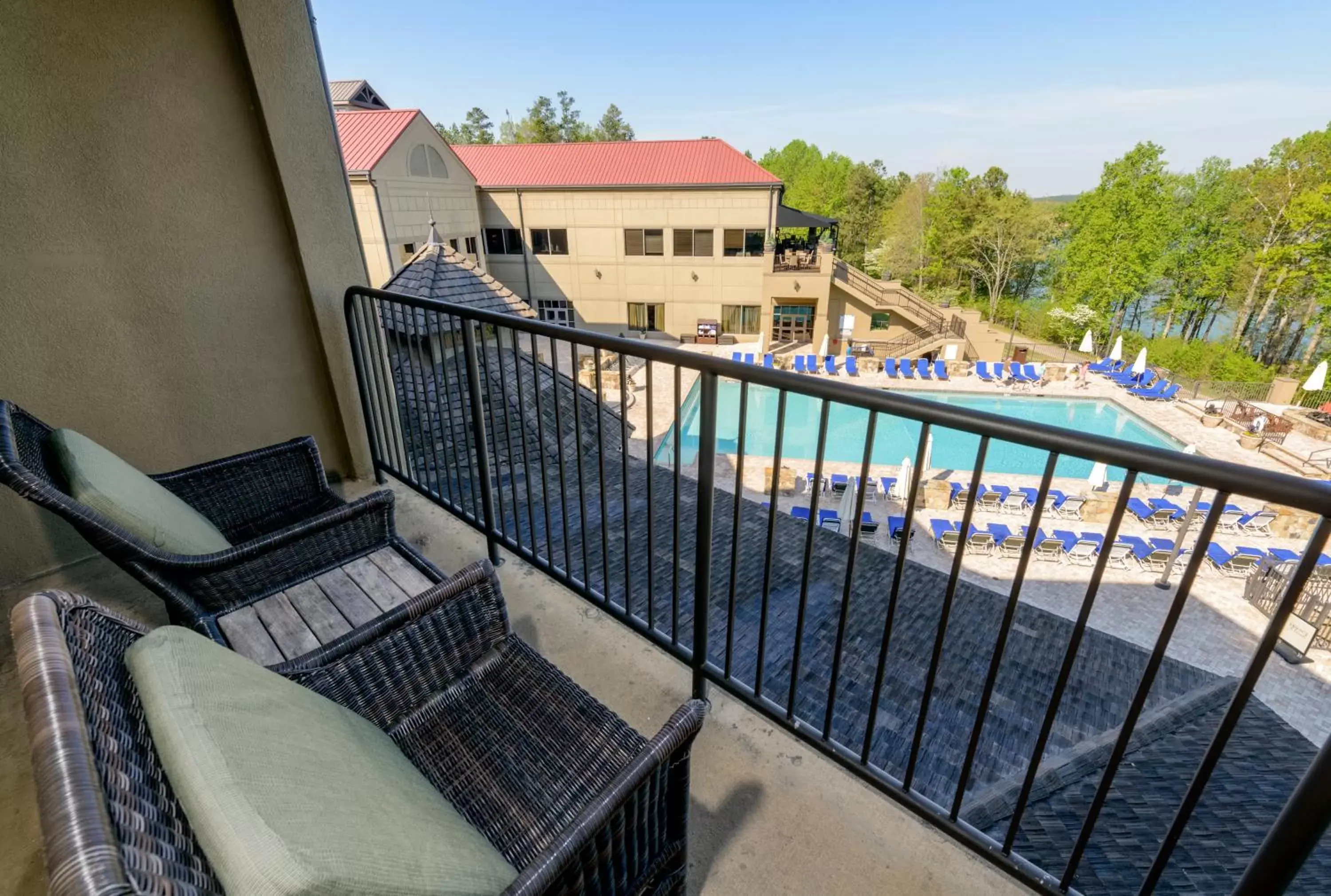 Balcony/Terrace, Pool View in Lanier Islands Legacy Lodge