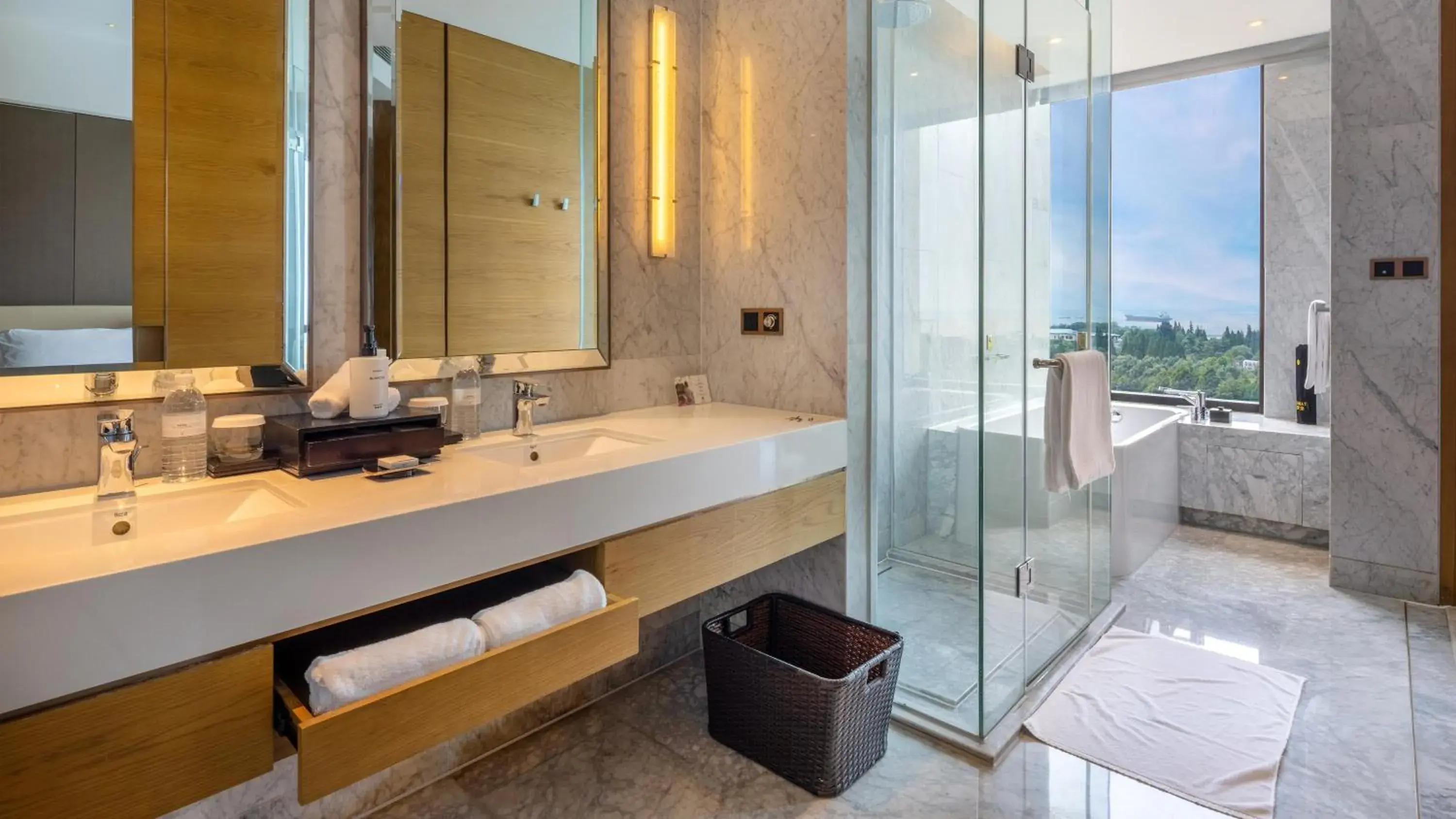 Bathroom in InterContinental Nantong, an IHG Hotel-Best view of yangtze